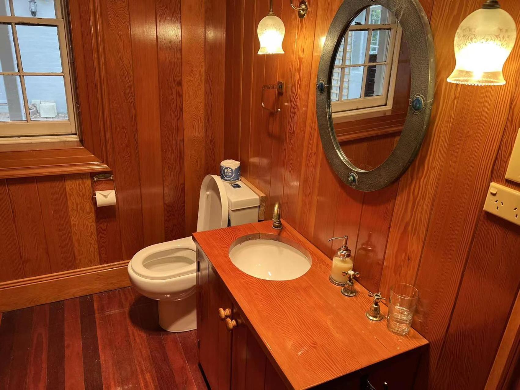 Deluxe Family Suite - Photo 2