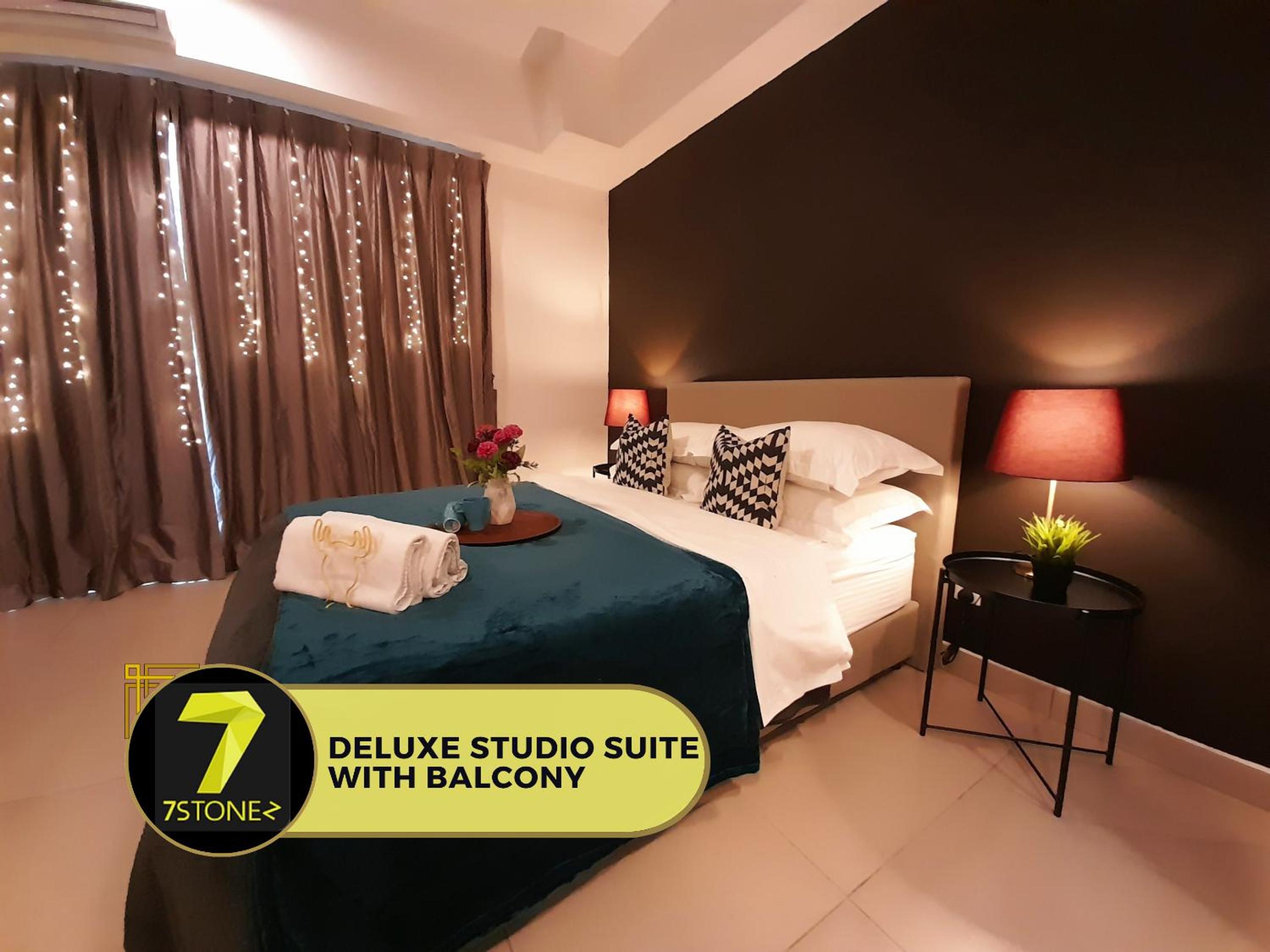 Deluxe Studio Suite with Balcony - Photo 8
