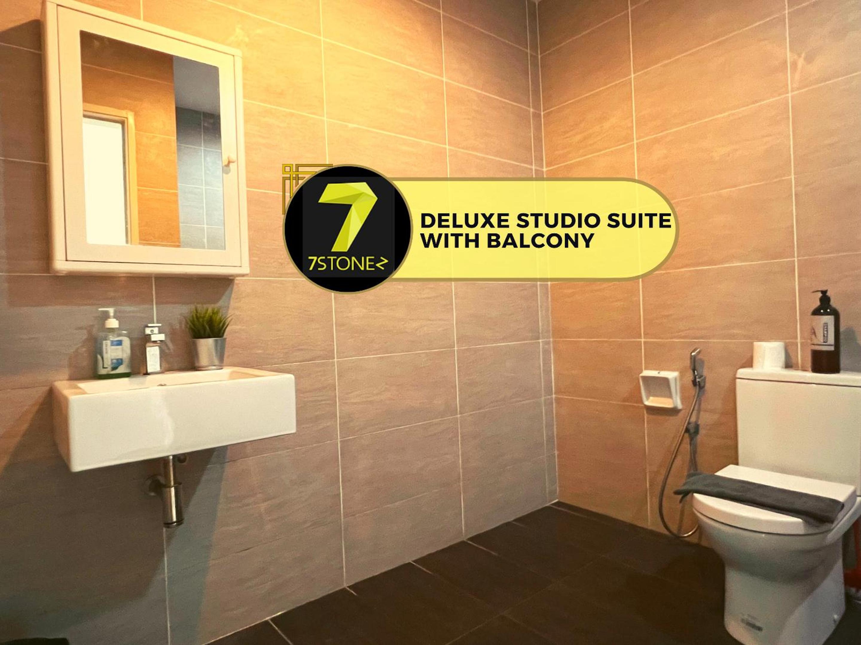 Deluxe Studio Suite with Balcony - Photo 11