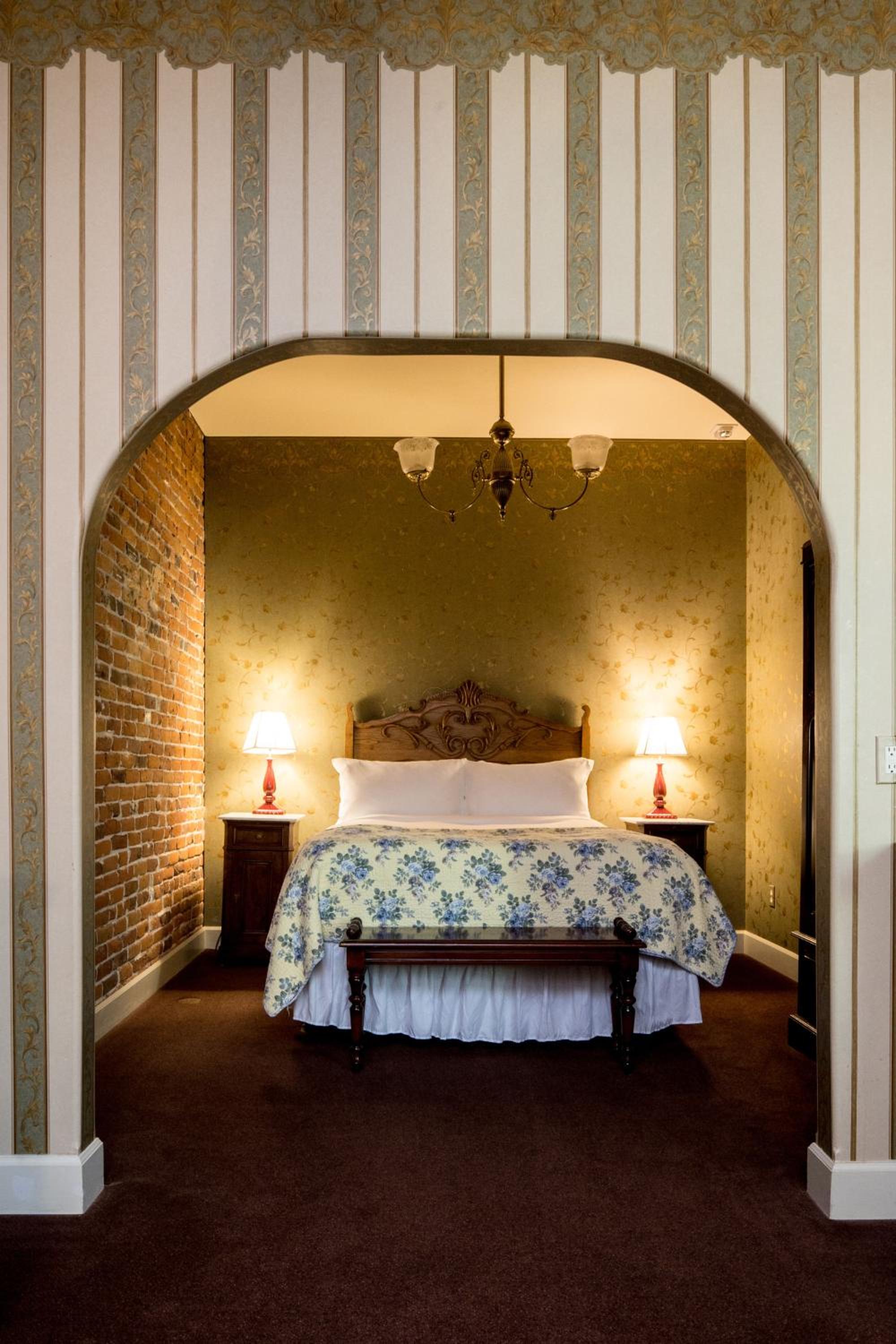 Ground Floor Suite