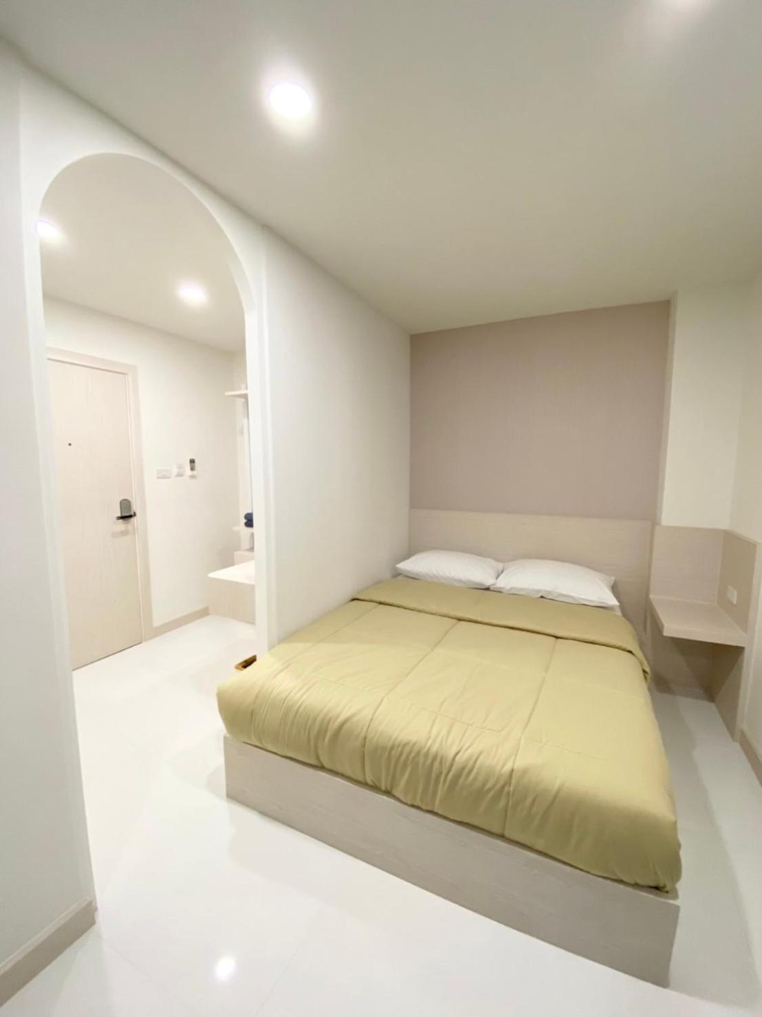 Deluxe Double Room with Balcony photo 2