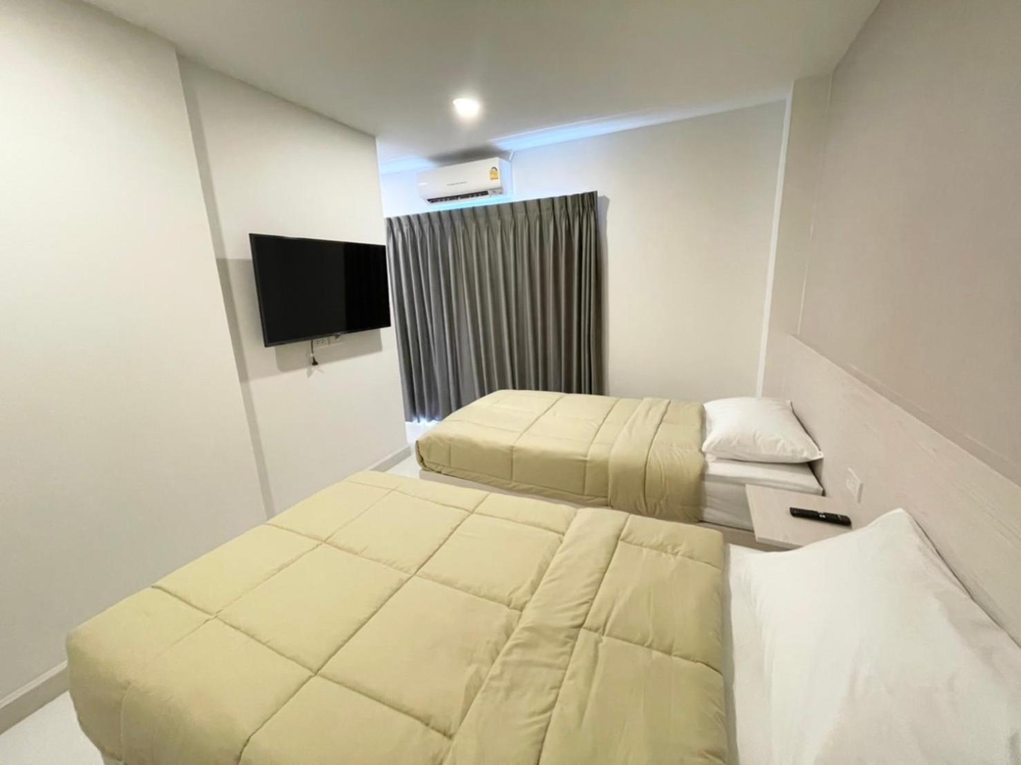 Deluxe Twin Room with Balcony photo 3