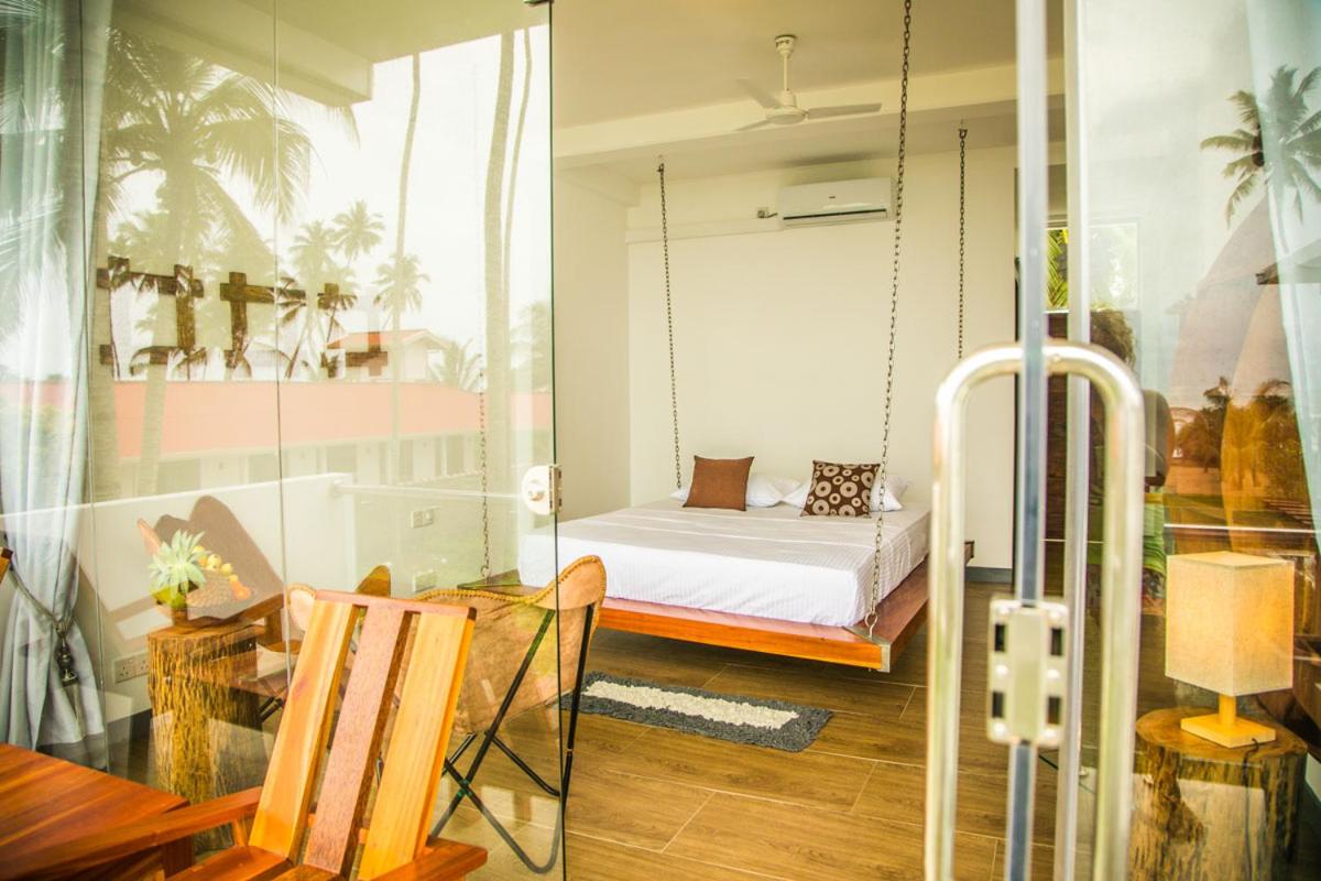 Double Room with Balcony and Sea View photo 3