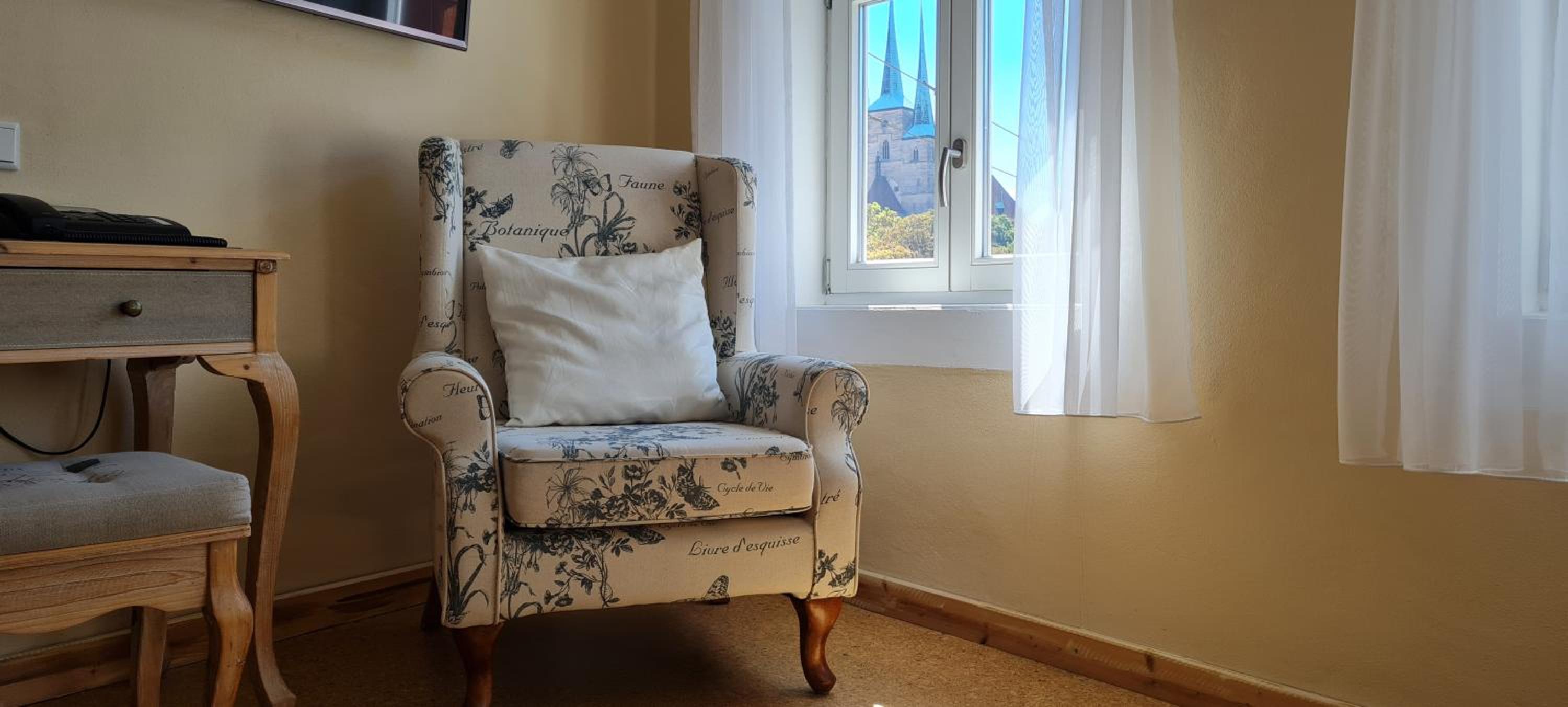 Deluxe Double Room - Photo 13