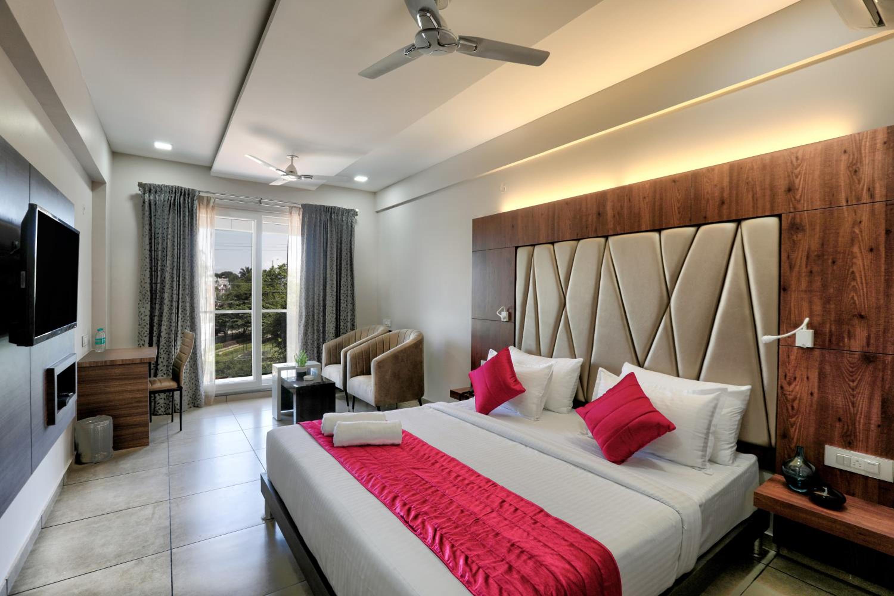Deluxe Double Room With Balcony