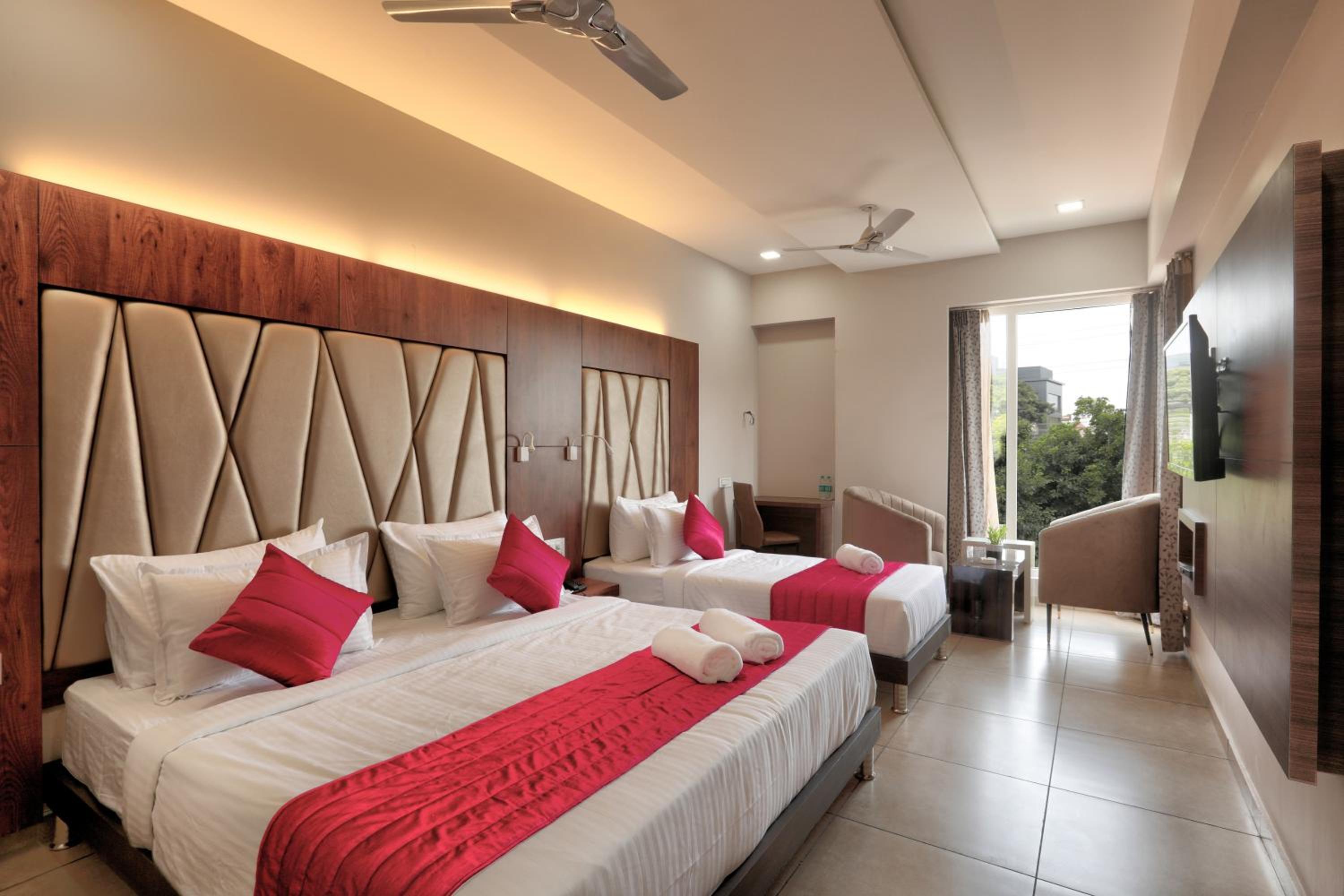 Deluxe Triple Room