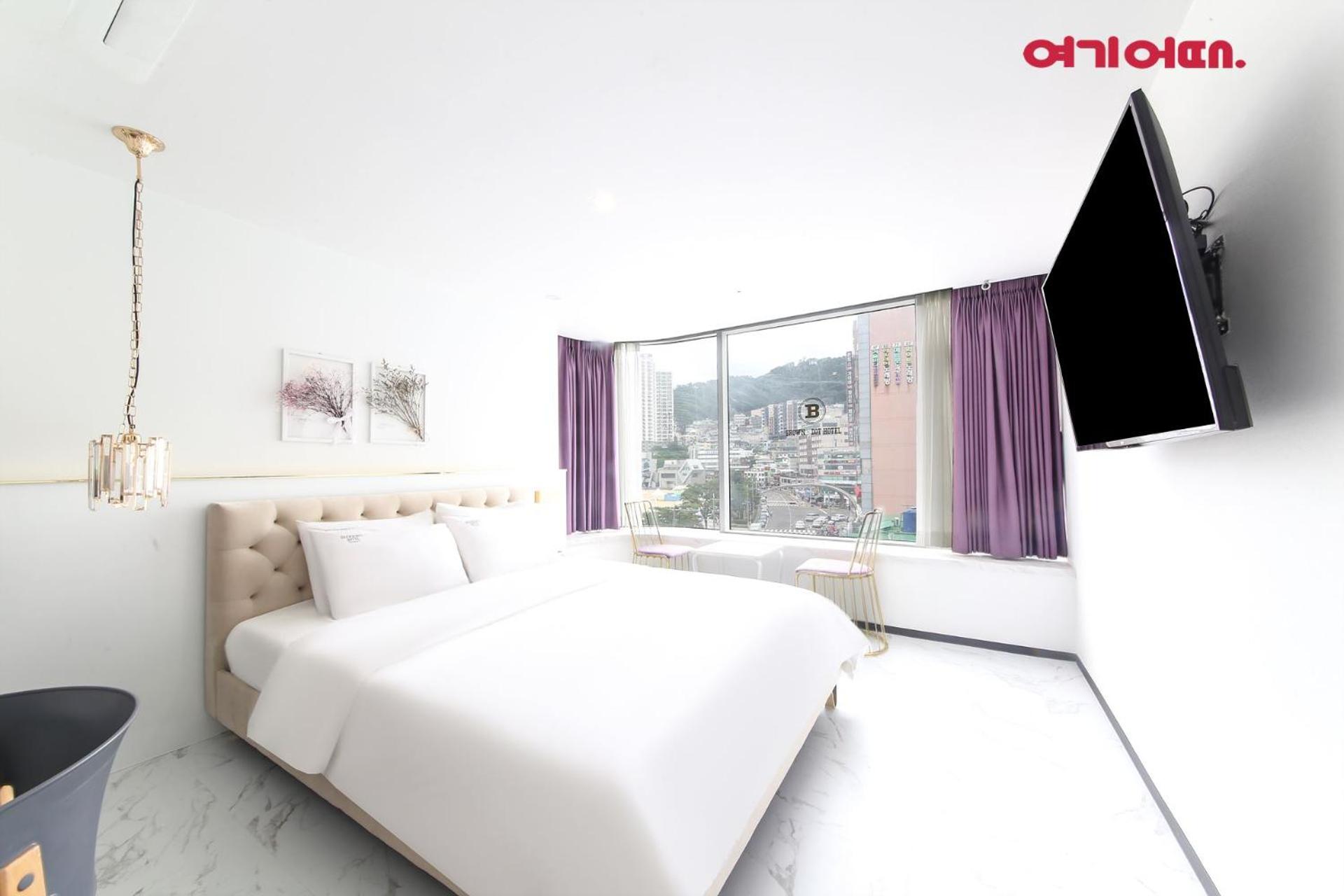 Deluxe Double Room with Half-Beach View photo 1