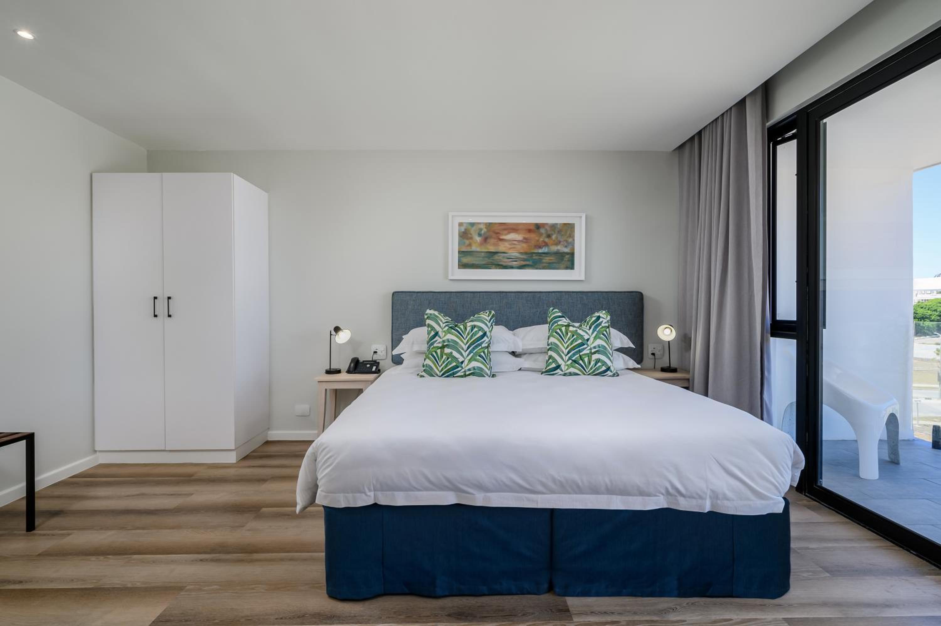 Executive Sea View Apartment - Photo 7