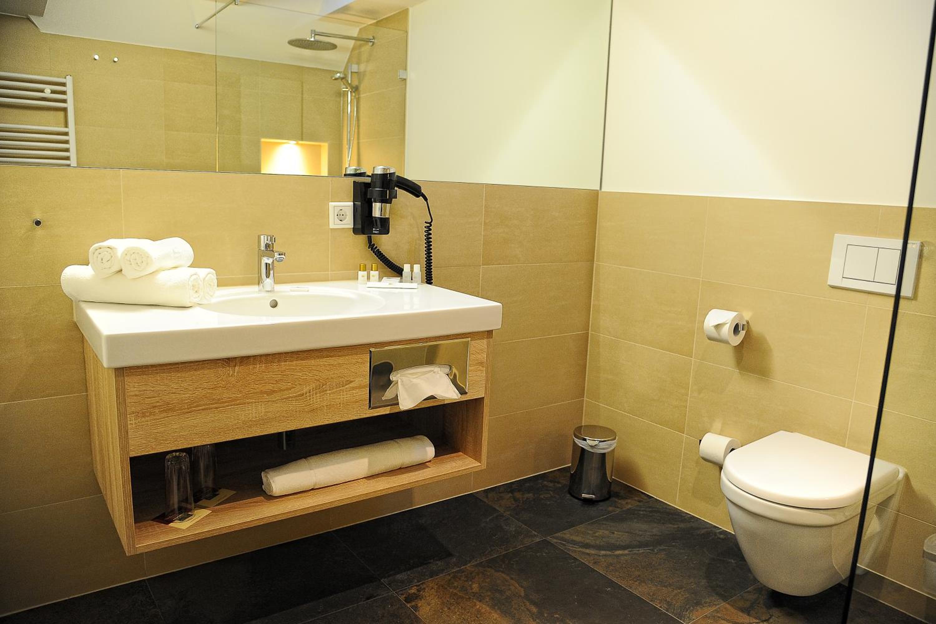 Fuchs Suite - Photo 12