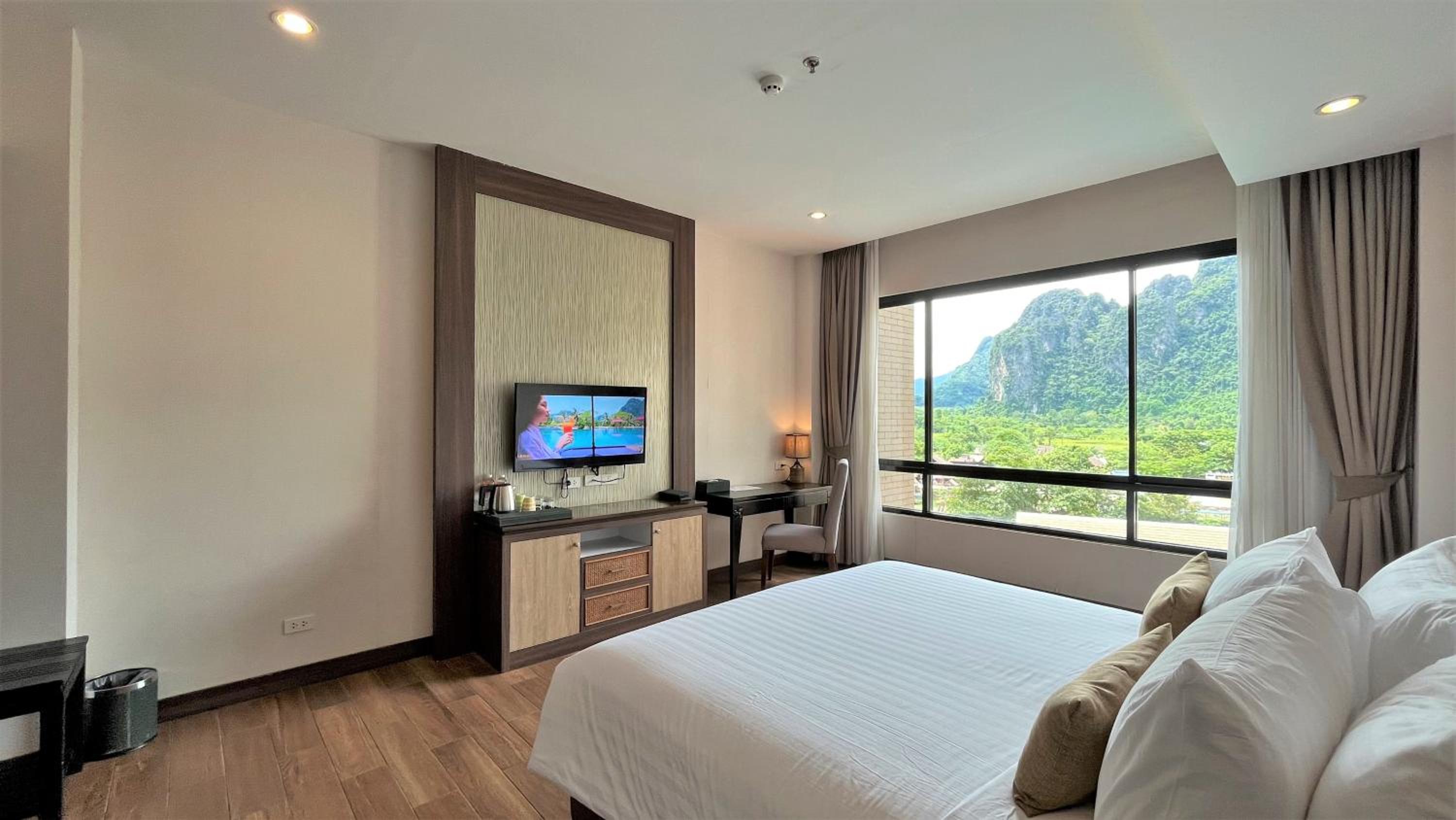Superior King Room
