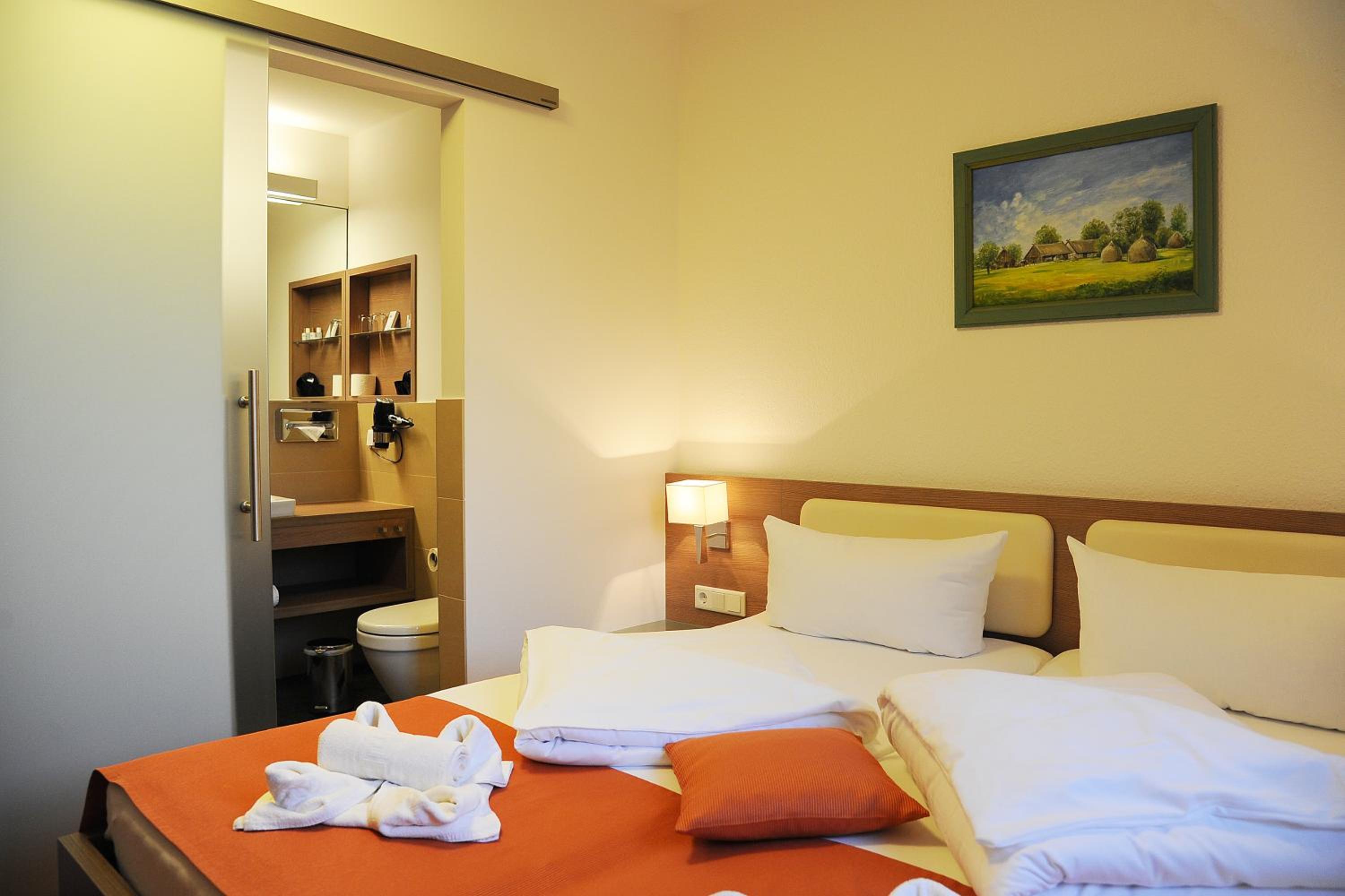Basic Double Room - Photo 1
