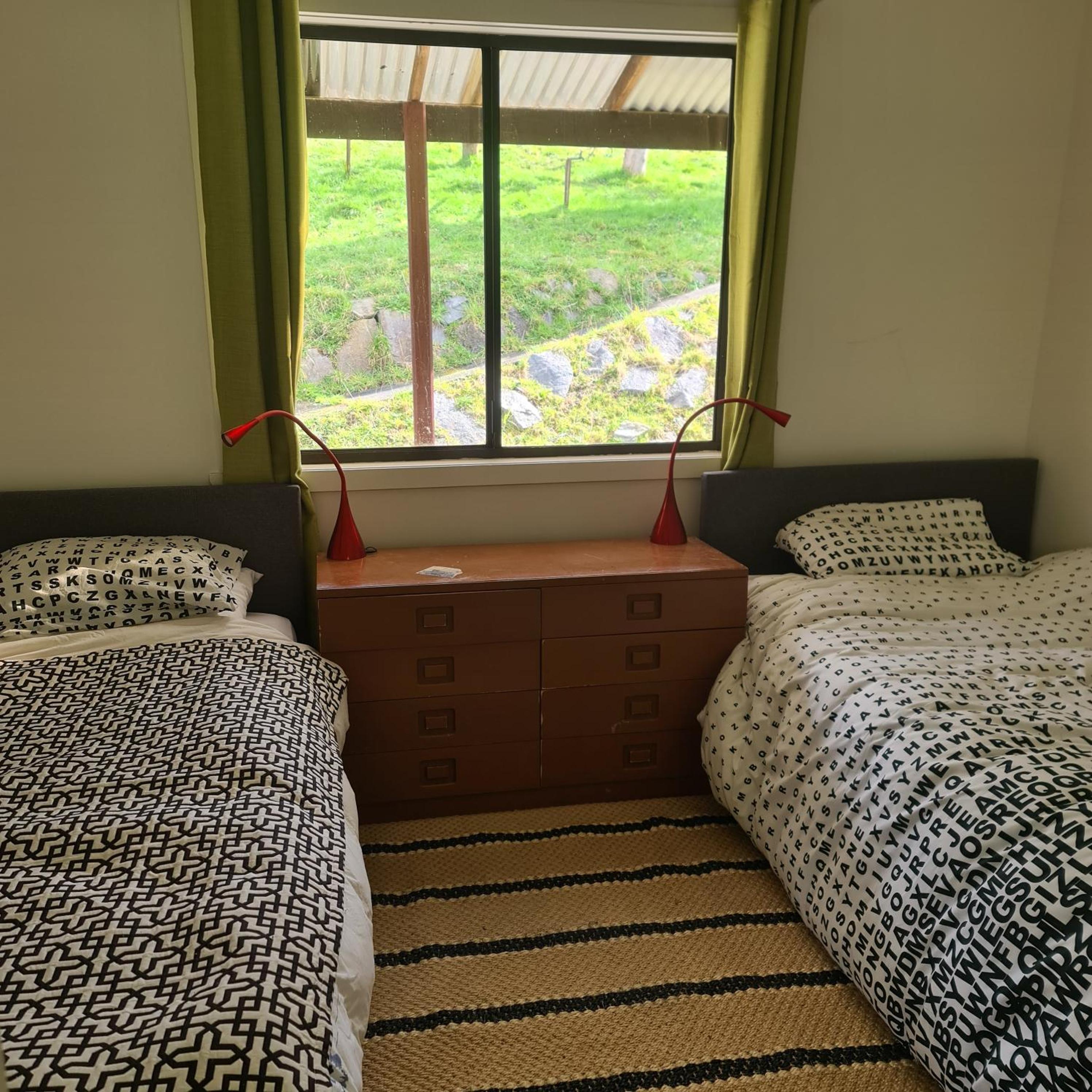 Five-Bedroom House photo 1