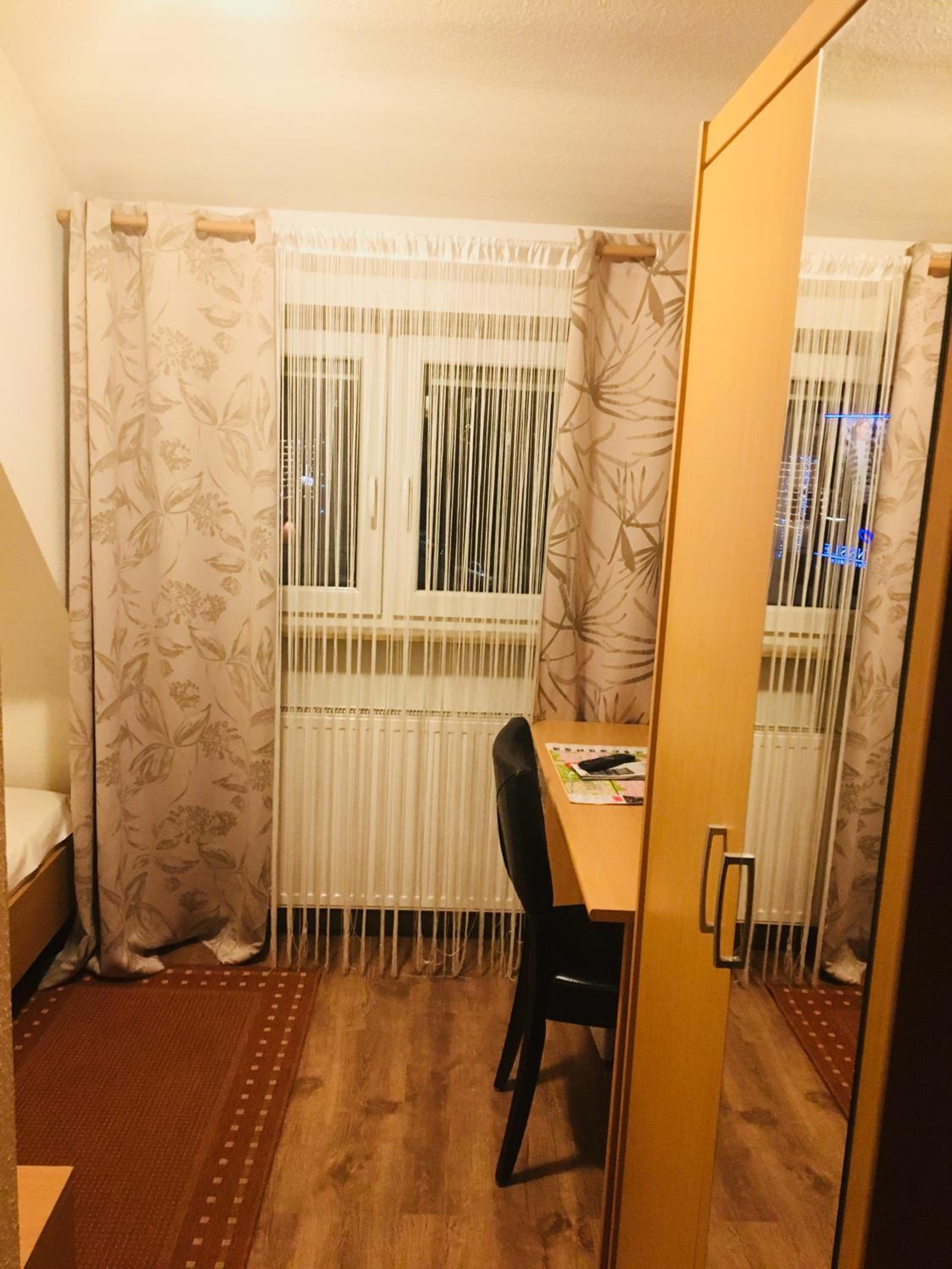 Small Double Room - Photo 2
