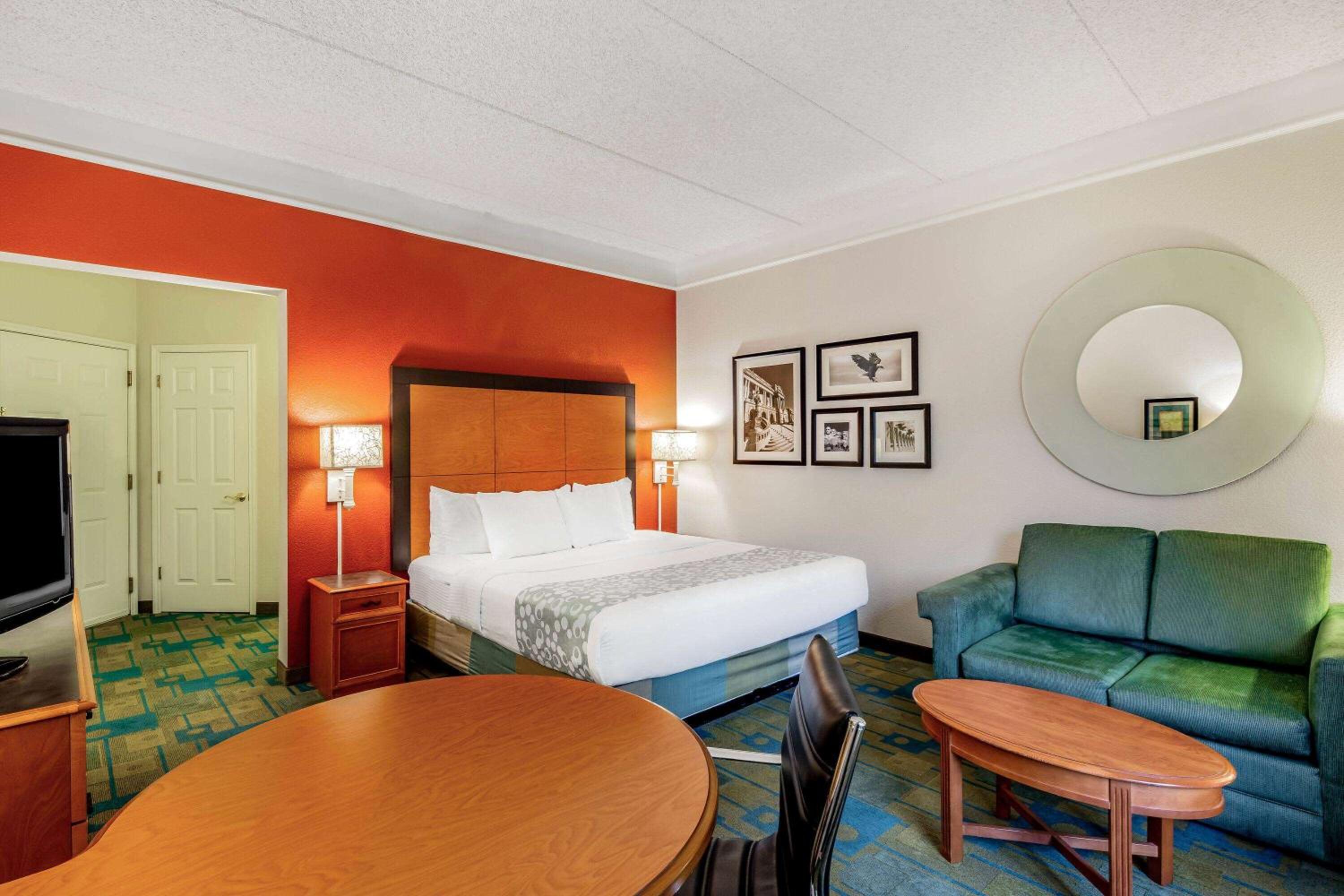 Executive King Room - Photo 3