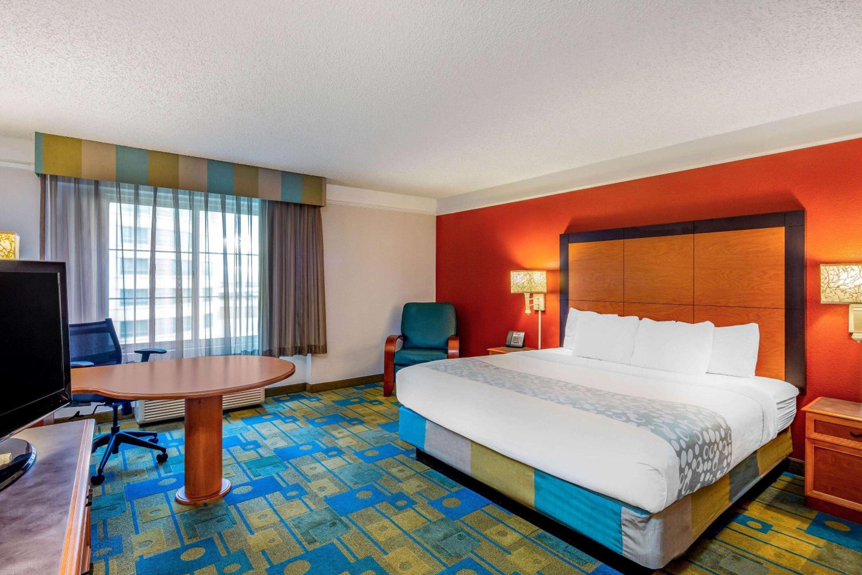 Deluxe King Room - Photo 5