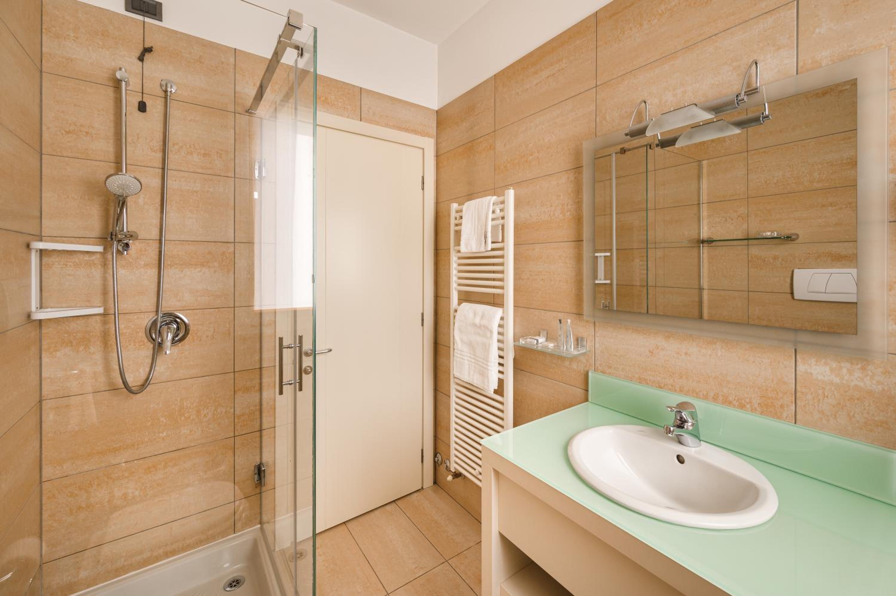 Quadruple Room - Photo 4