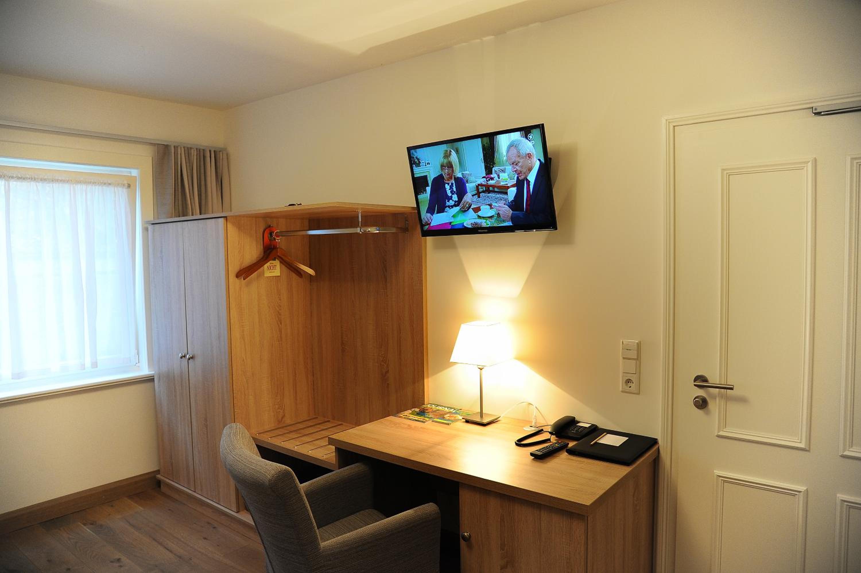 Deluxe Double Room - Photo 18