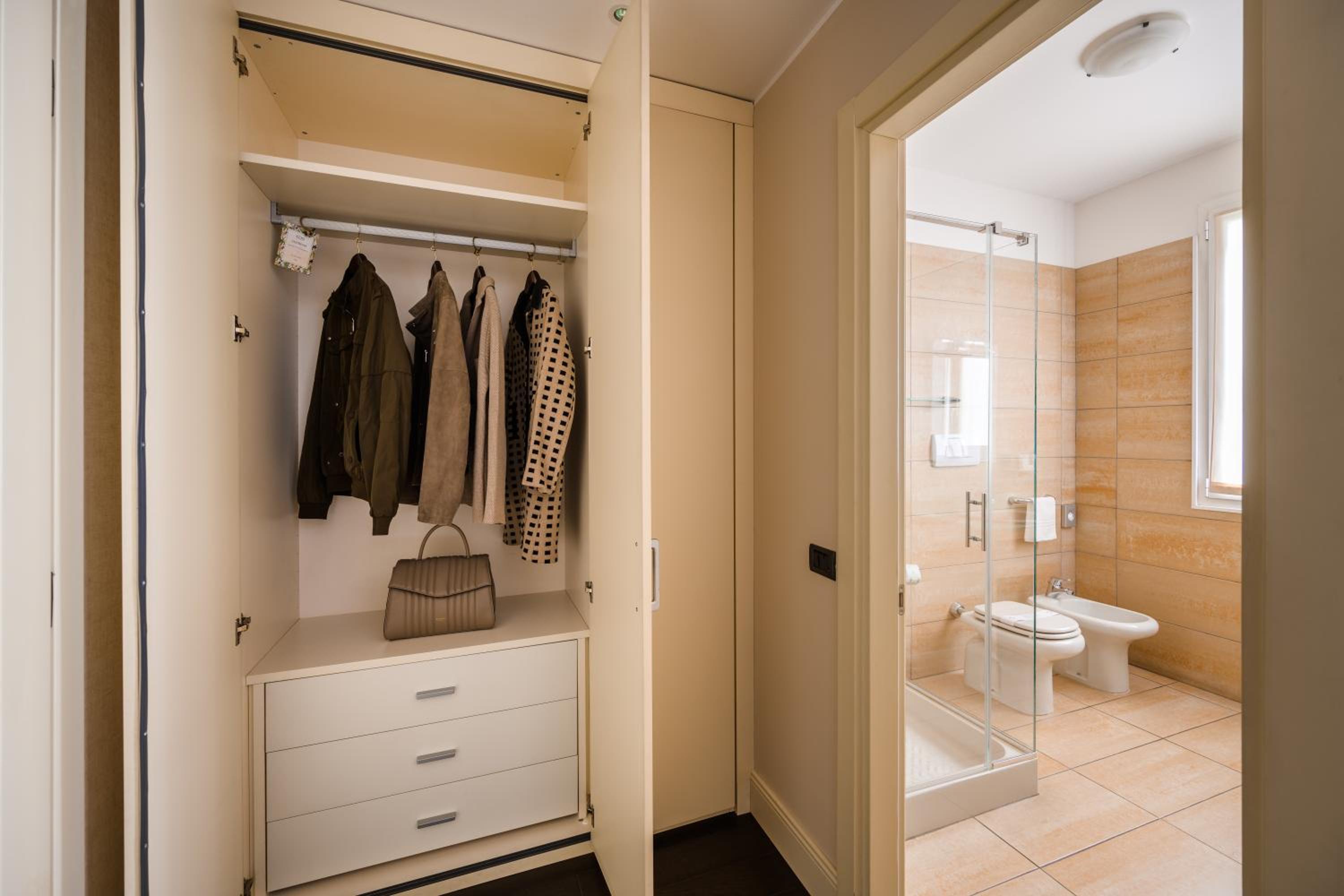 Quadruple Room - Photo 6