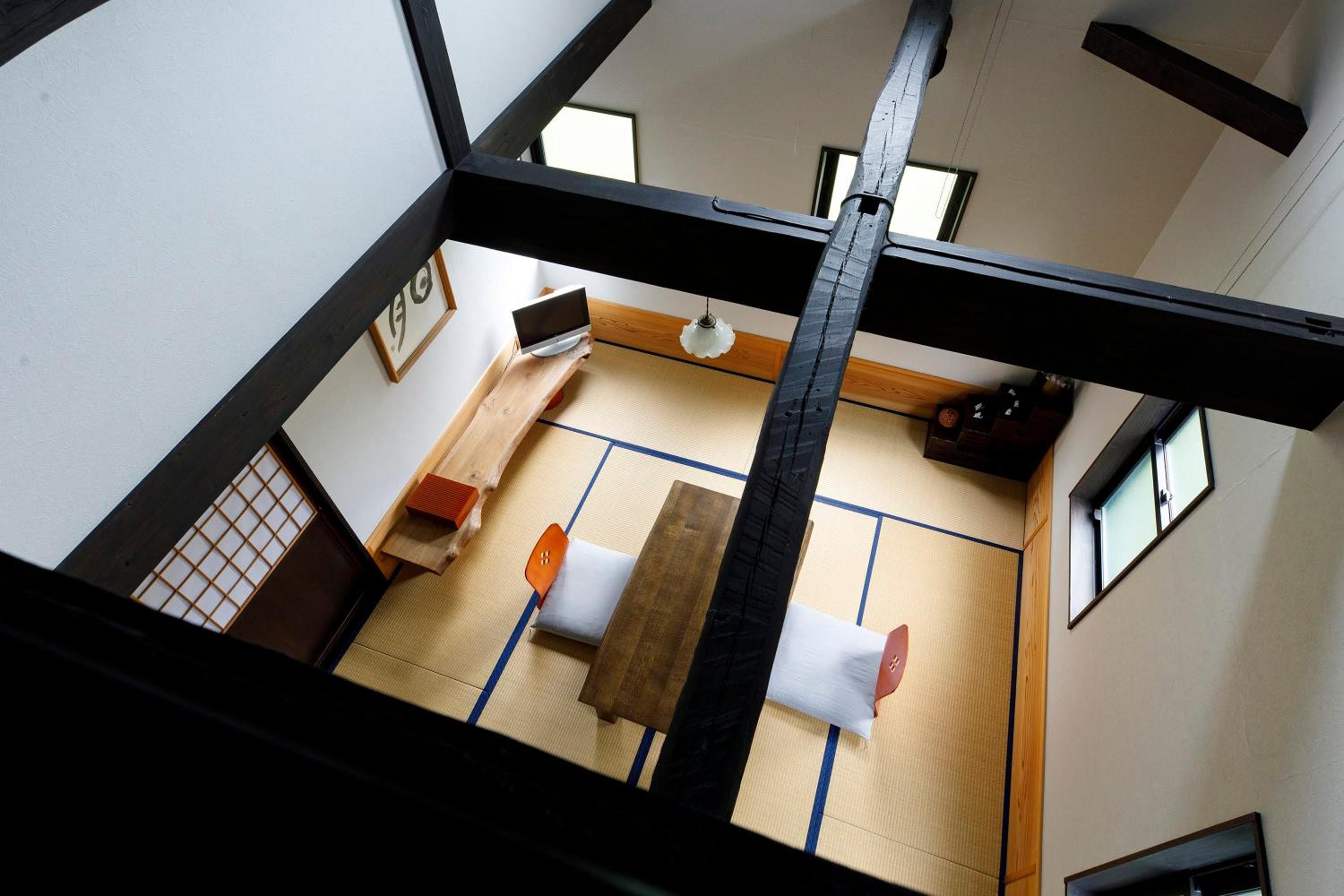 Family Room with Tatami Area and Loft photo 2