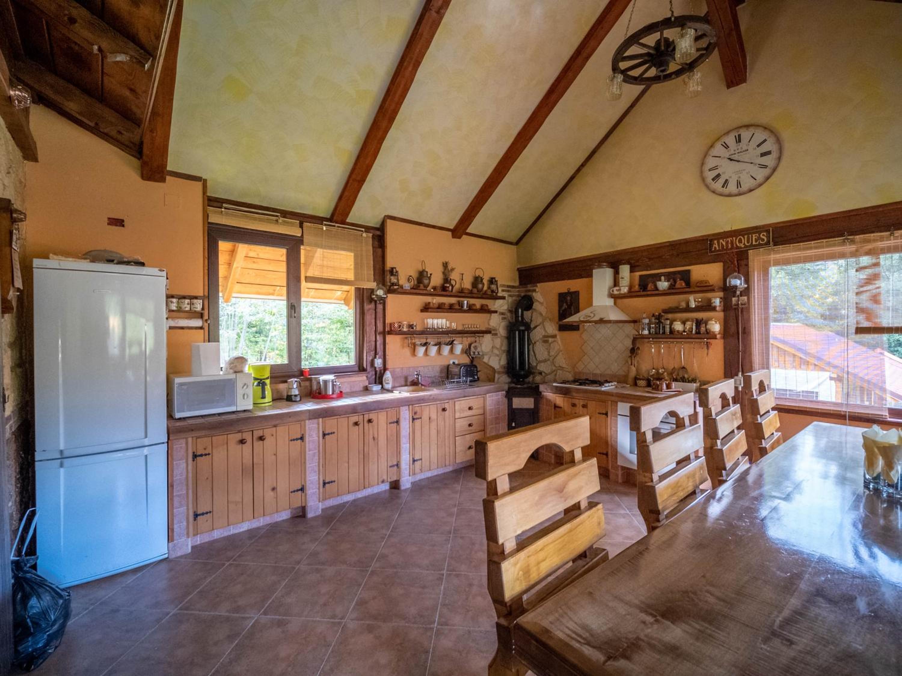 Five-Bedroom House - Photo 55