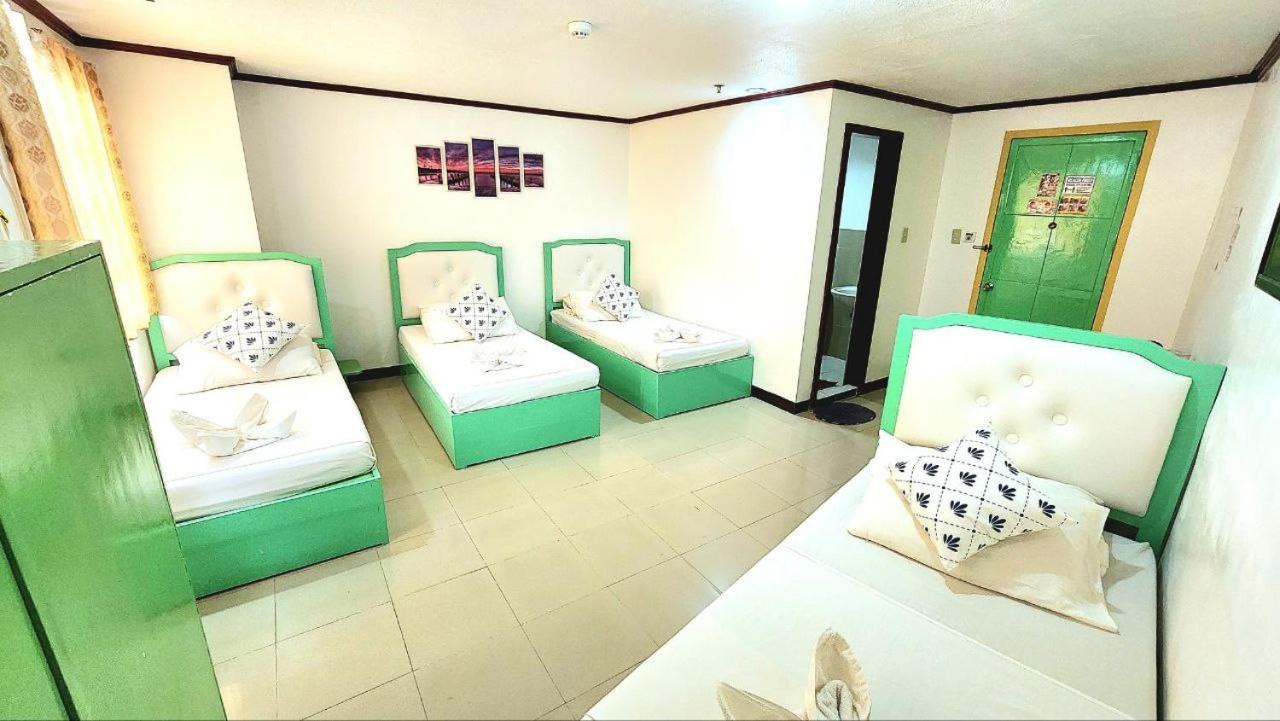 Quadruple Room - Photo 7