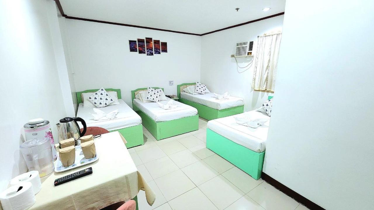 Quadruple Room - Photo 9