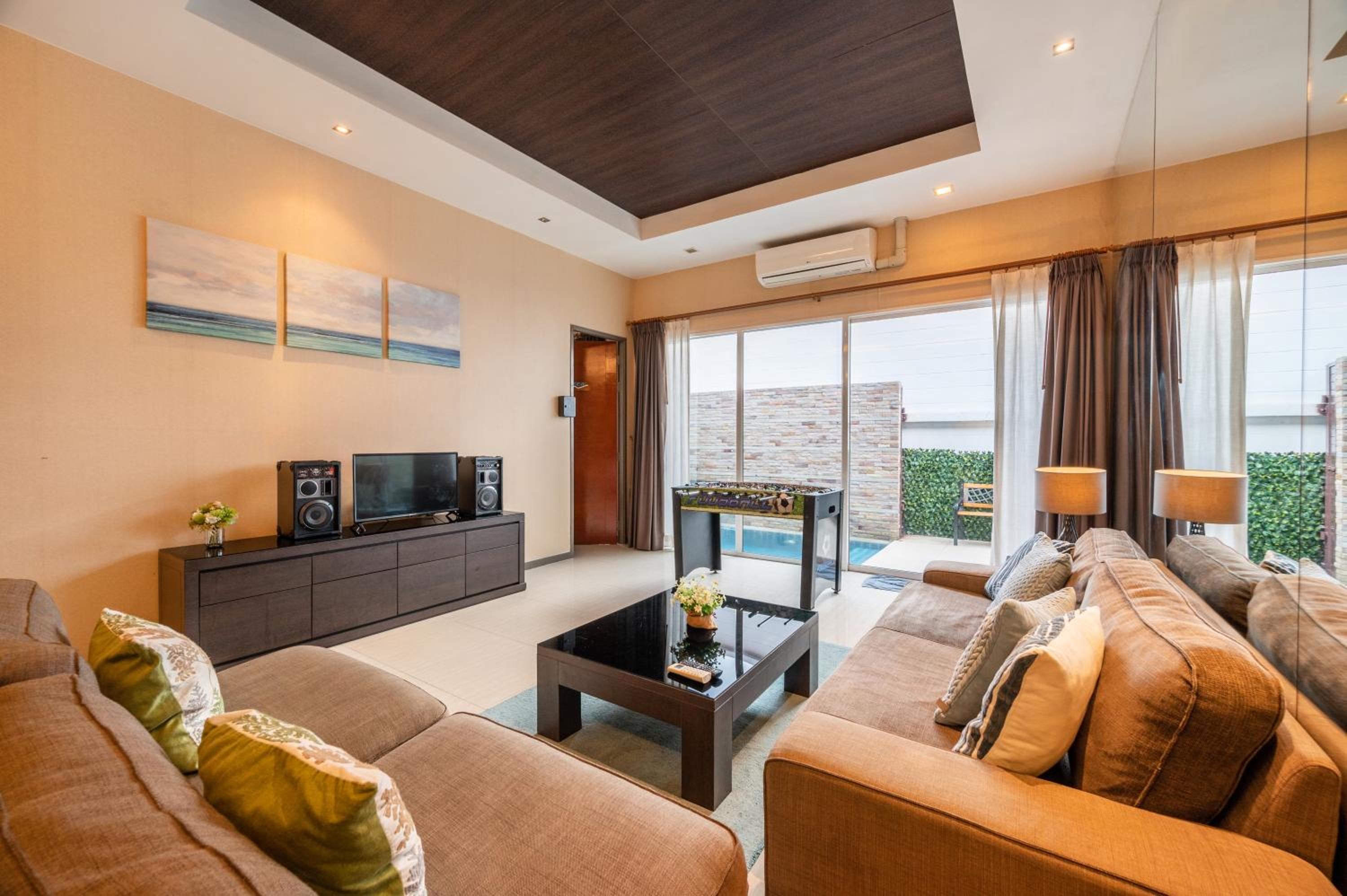 Three-Bedroom House - Photo 10