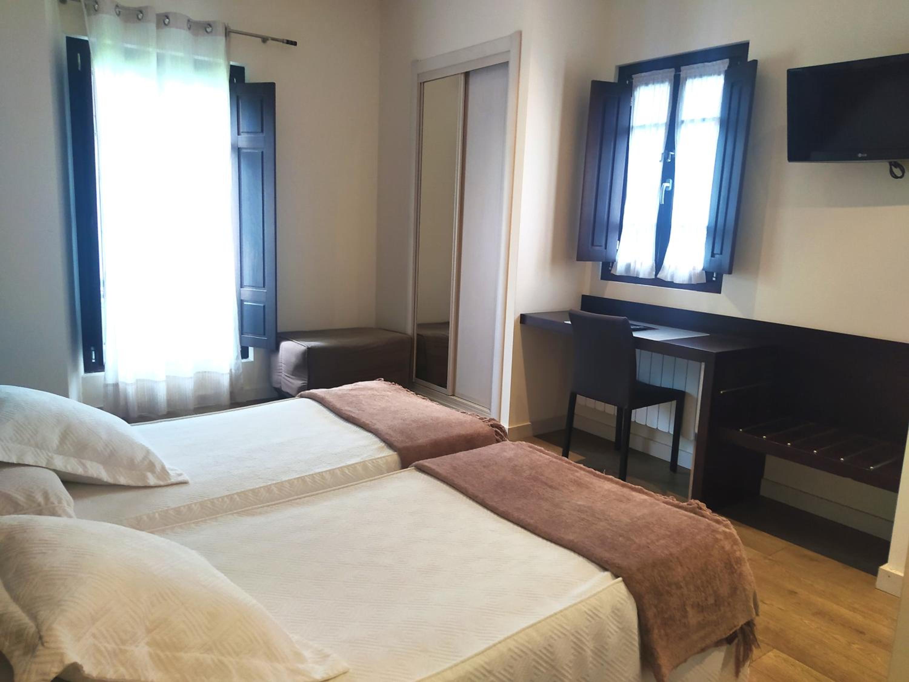 Double or Twin Room photo 2