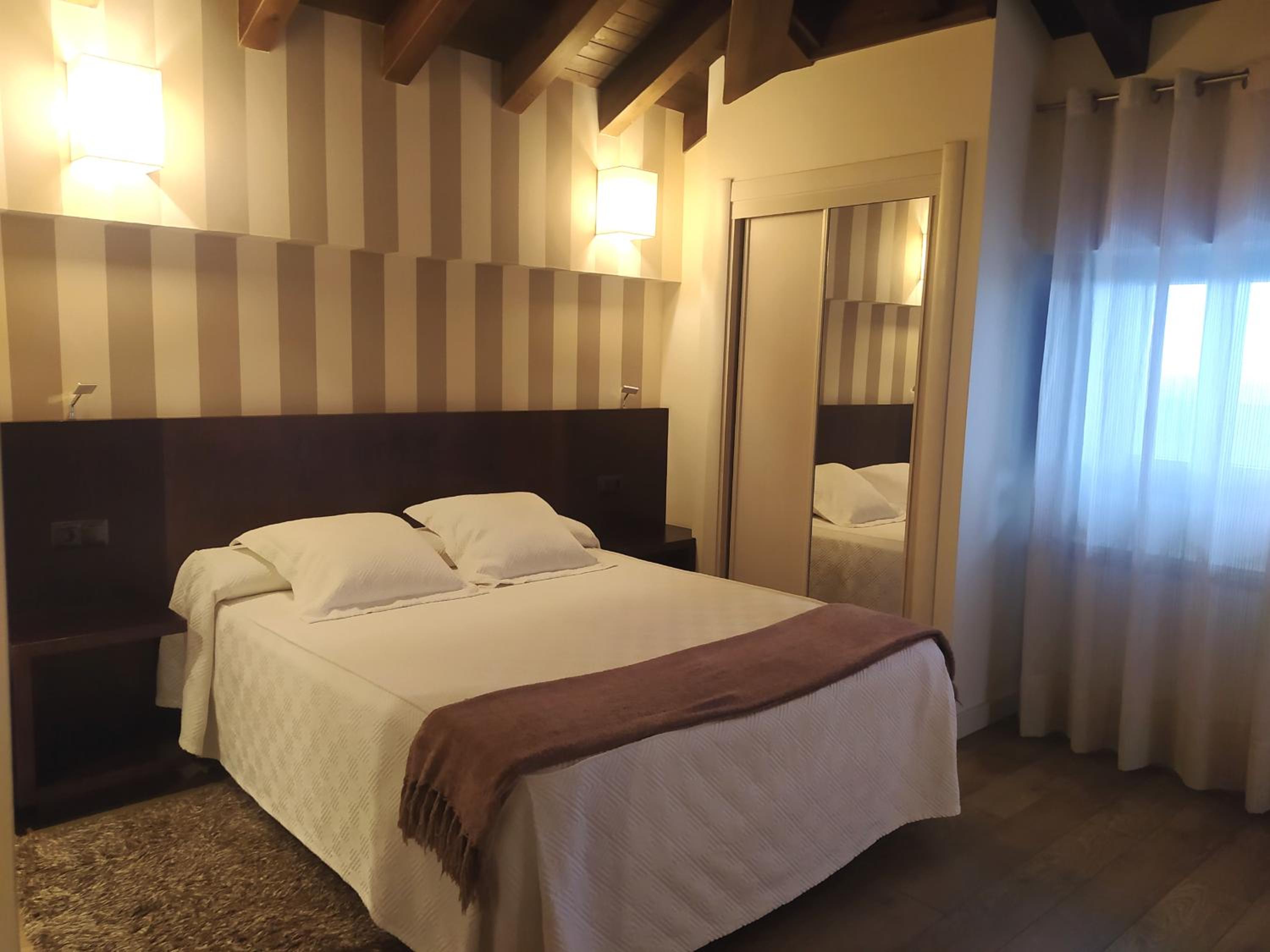 Superior Double or Twin Room photo 2