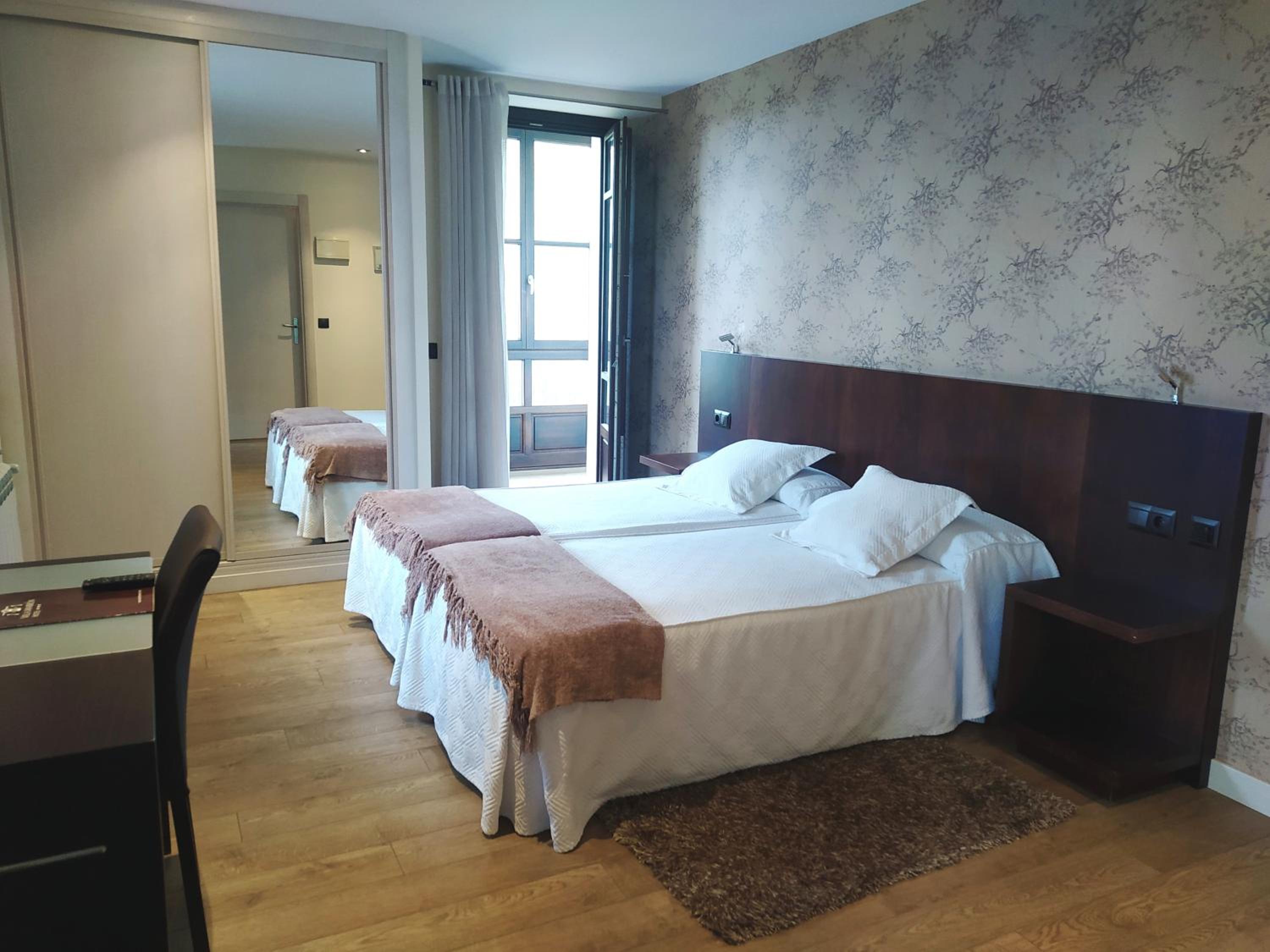 Superior Double or Twin Room photo 3