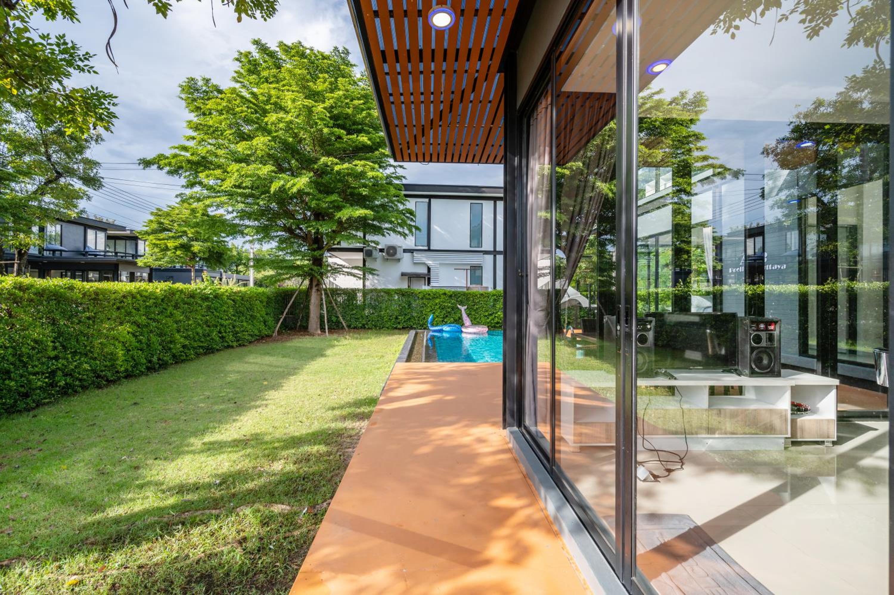 Three-Bedroom Villa - Photo 28