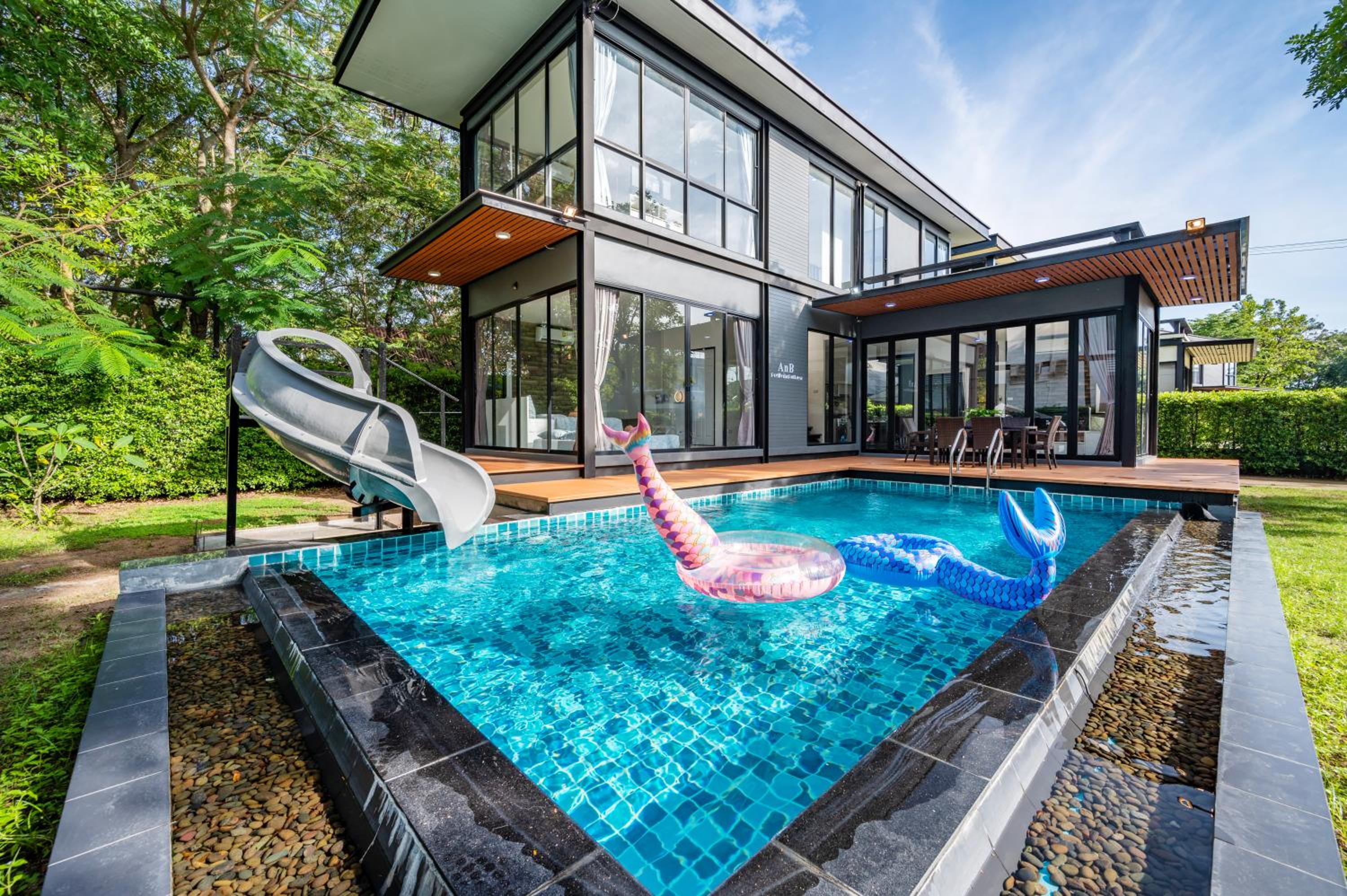 Three-Bedroom Villa - Photo 29