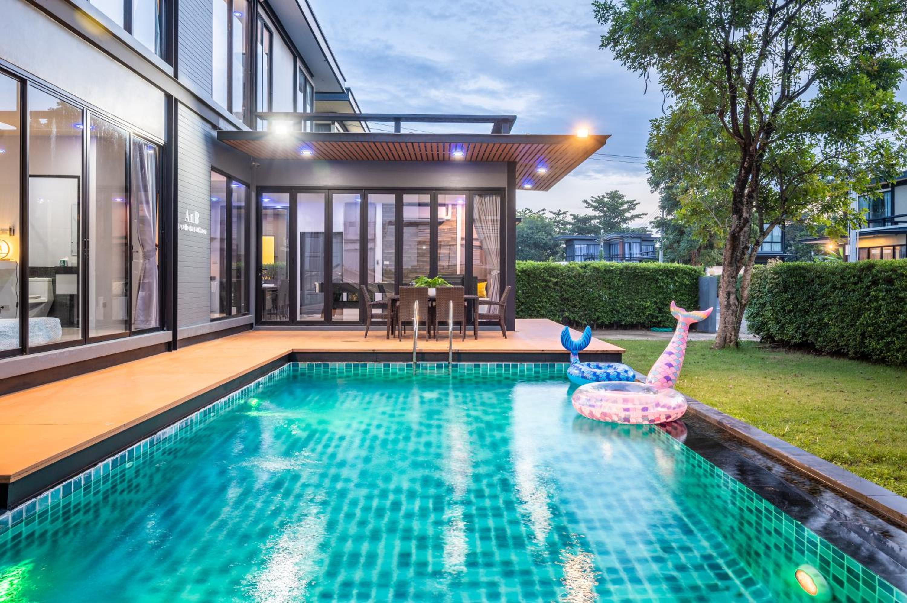 Three-Bedroom Villa - Photo 31