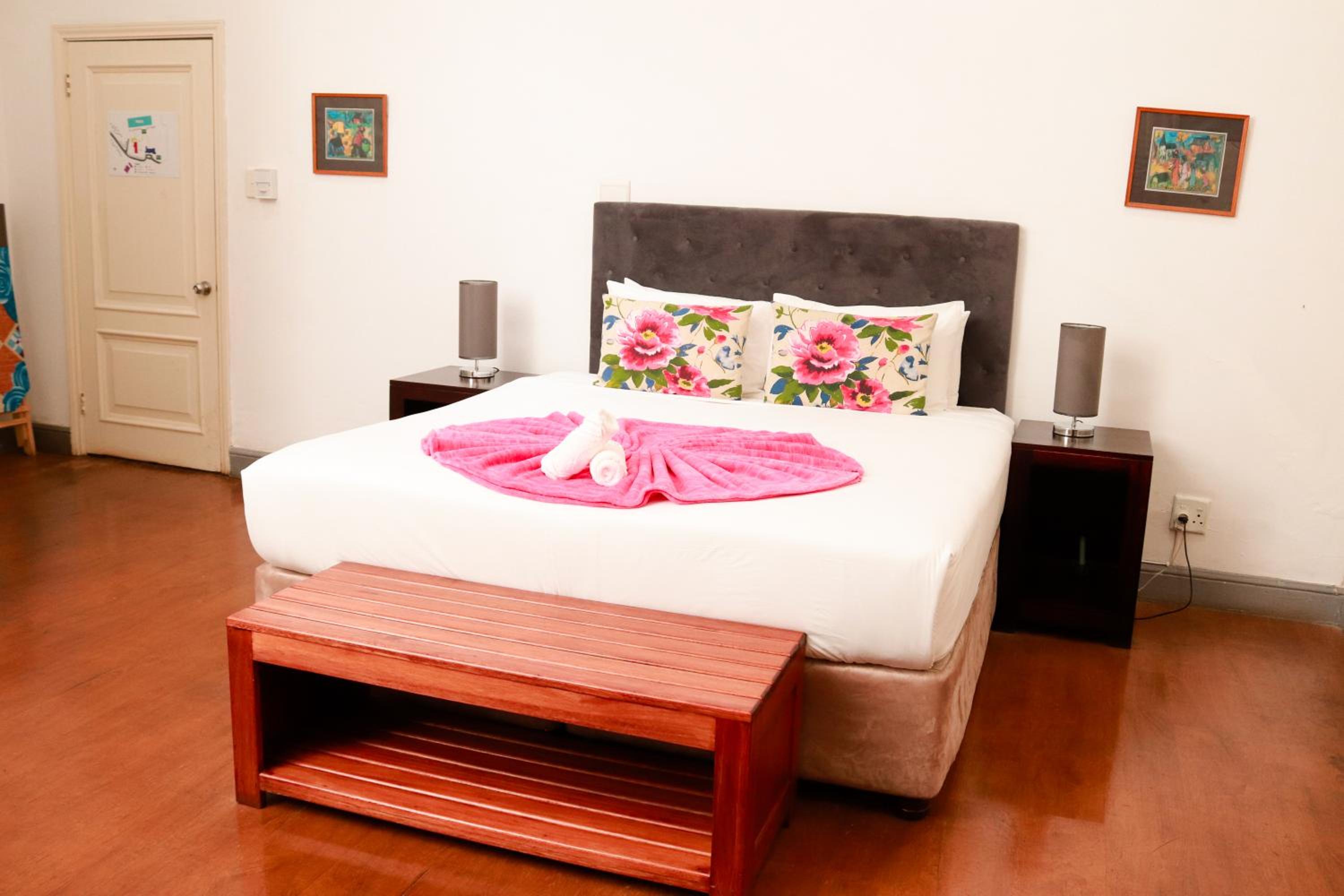 Double Room with Private Bathroom - Photo 1