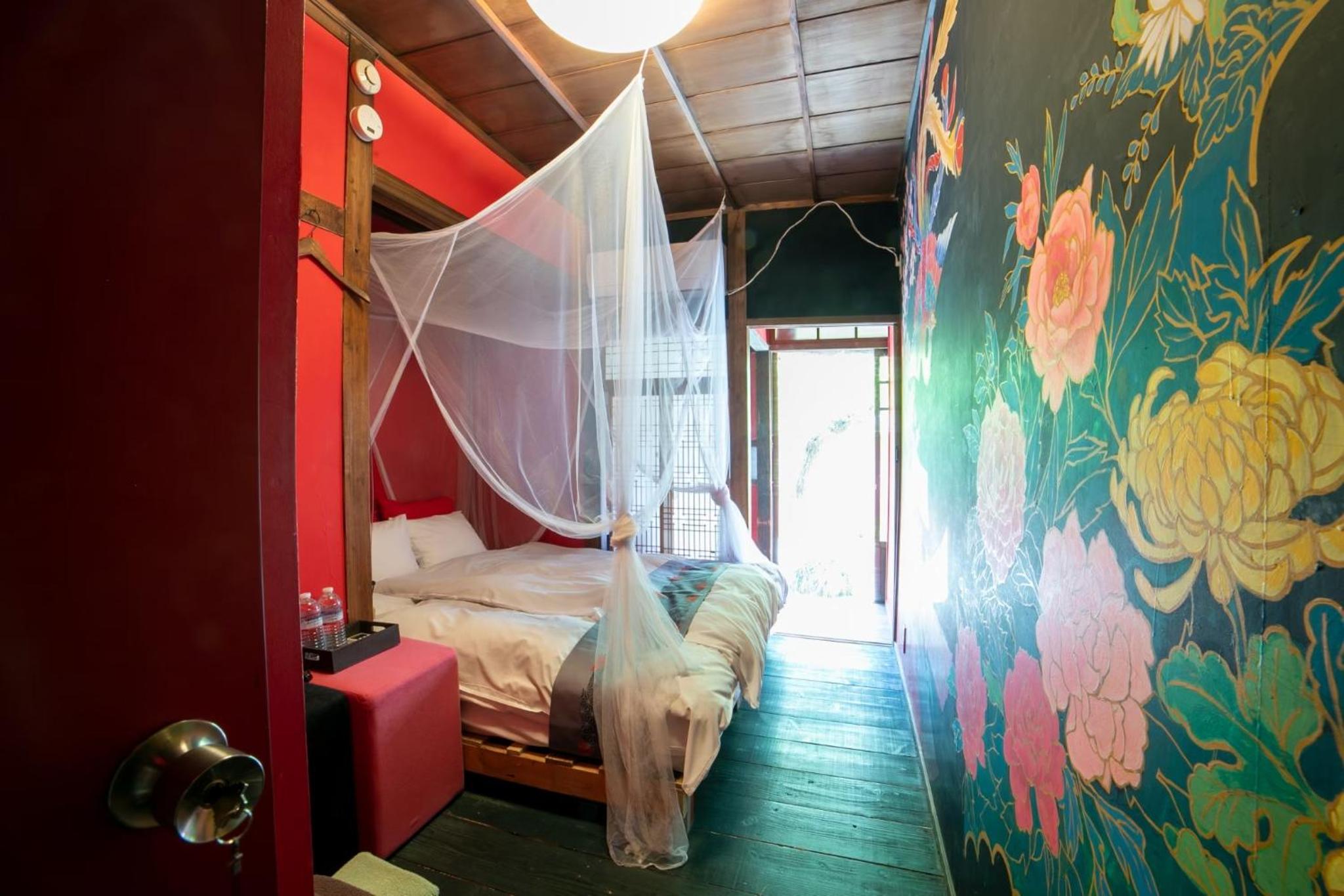 Double Room with Shared Bathroom photo 1