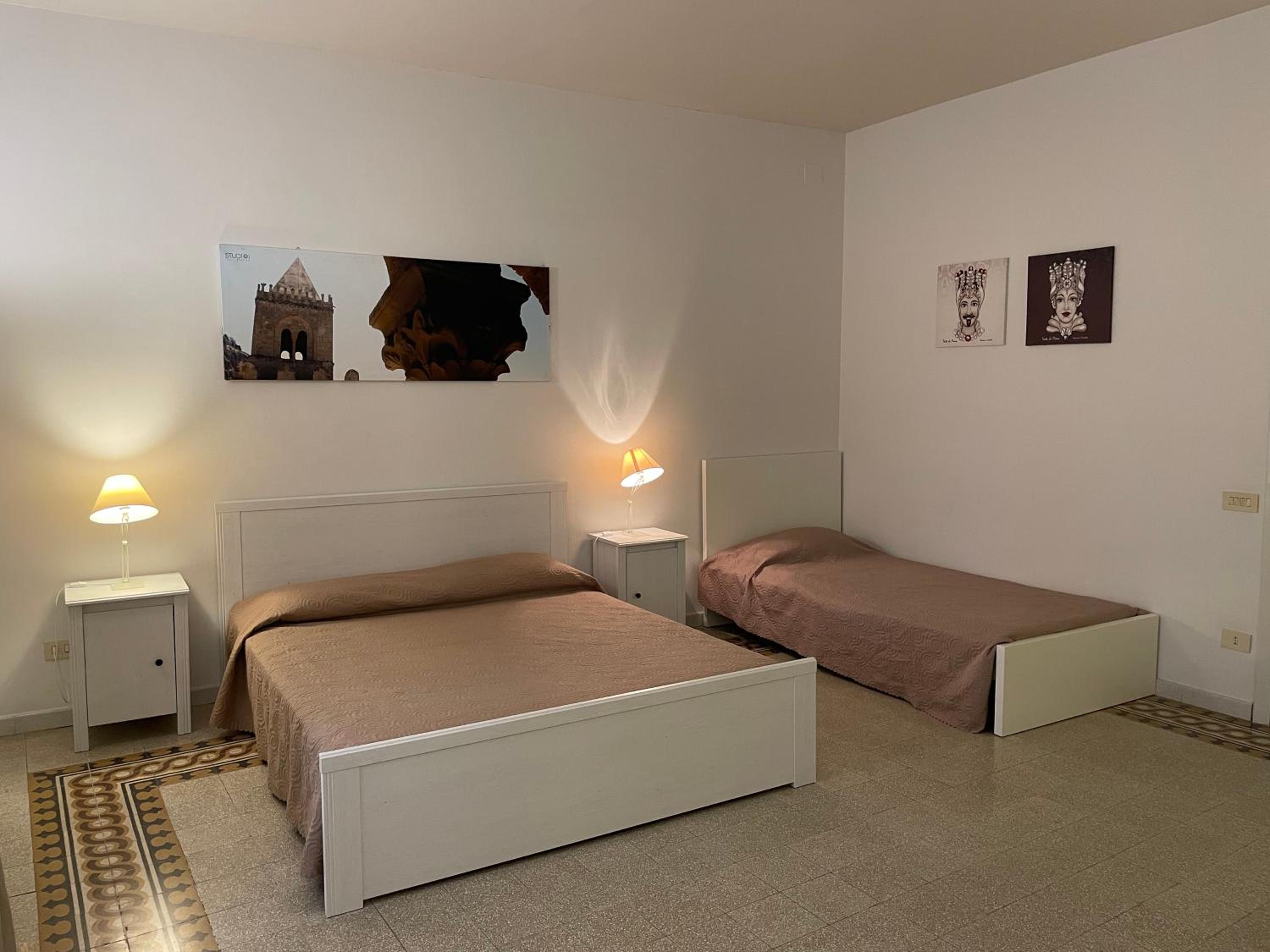One-Bedroom Apartment photo 1