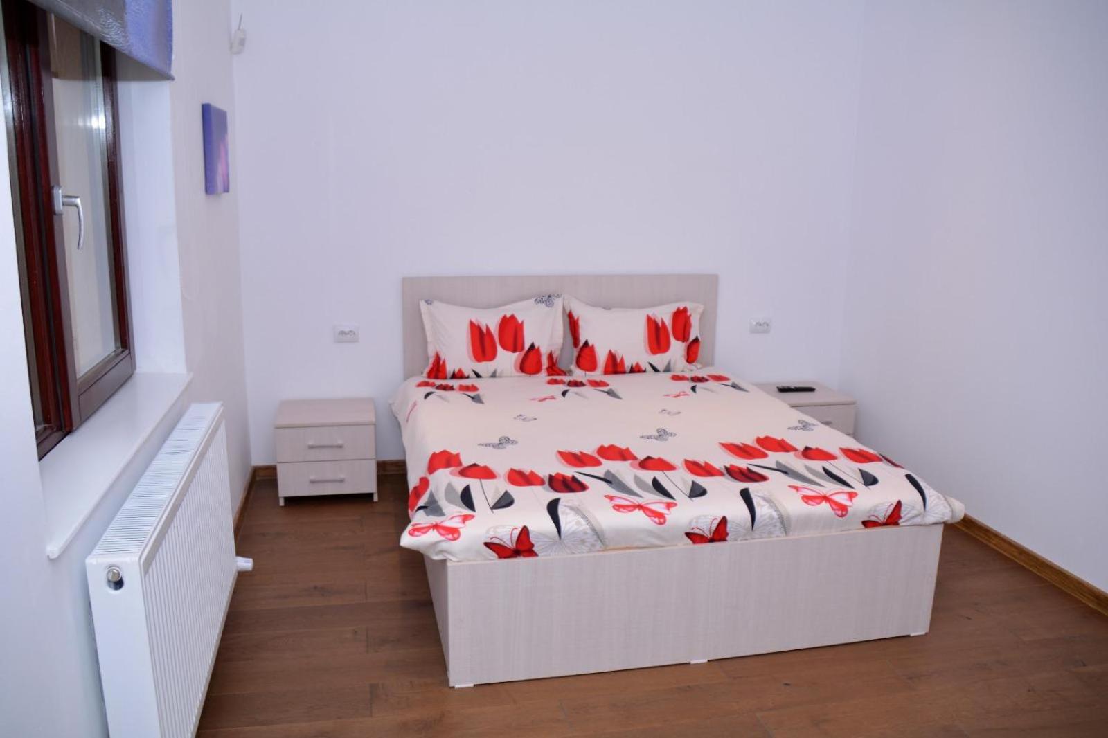 Double Room with Private Bathroom - Photo 4