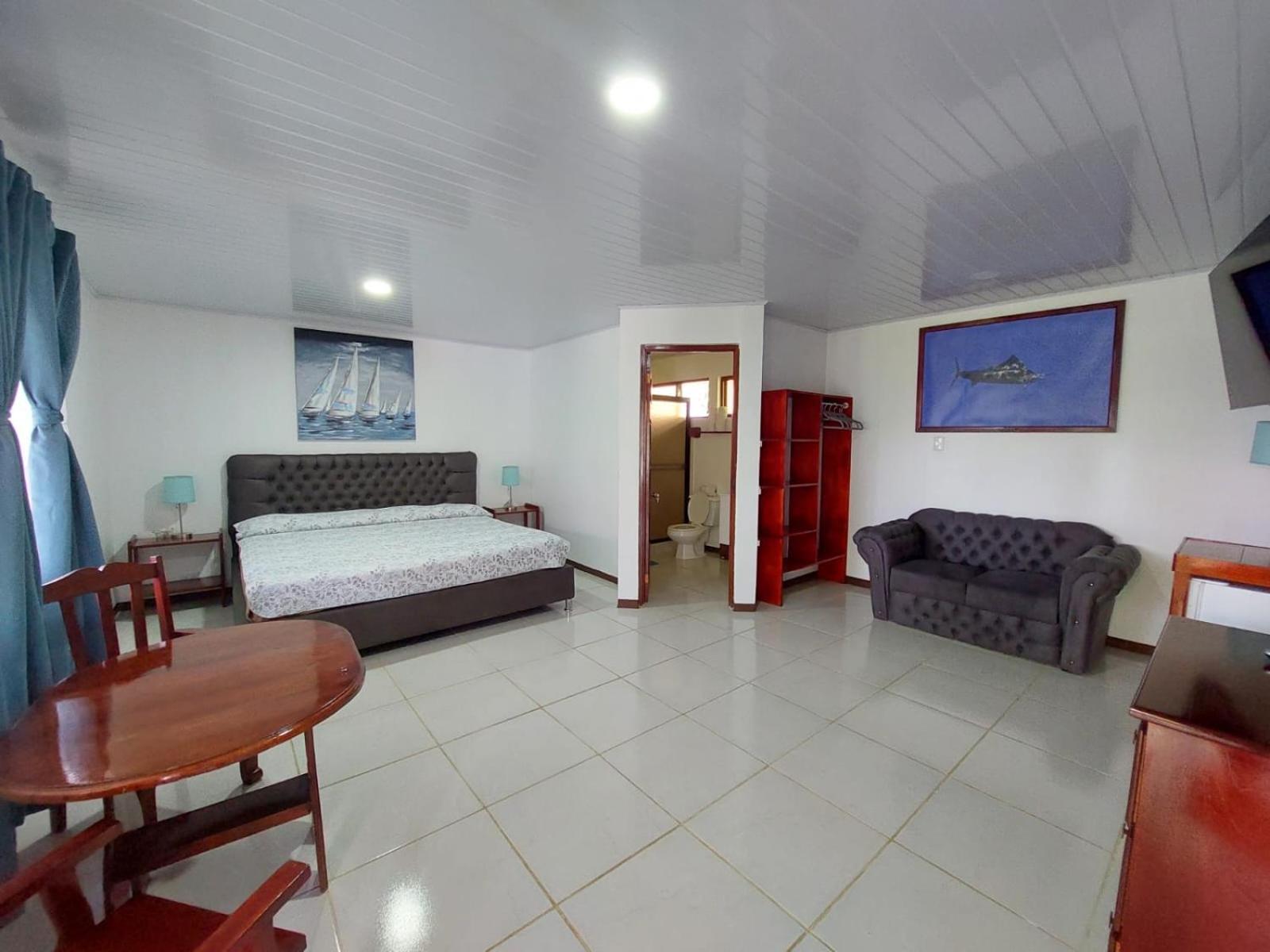 Superior King Suite photo 1