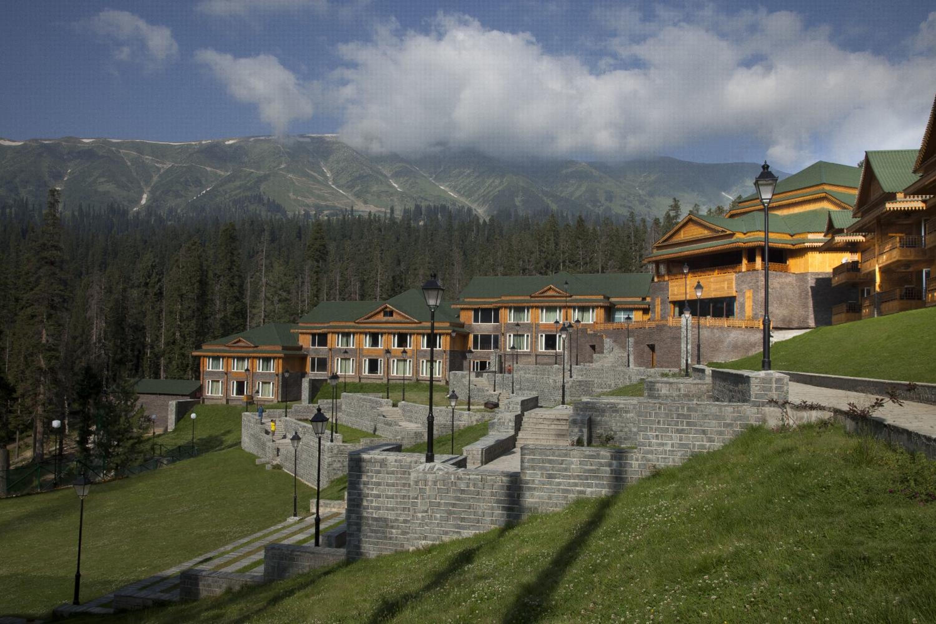 Luxury Double Room – Himalayan View photo