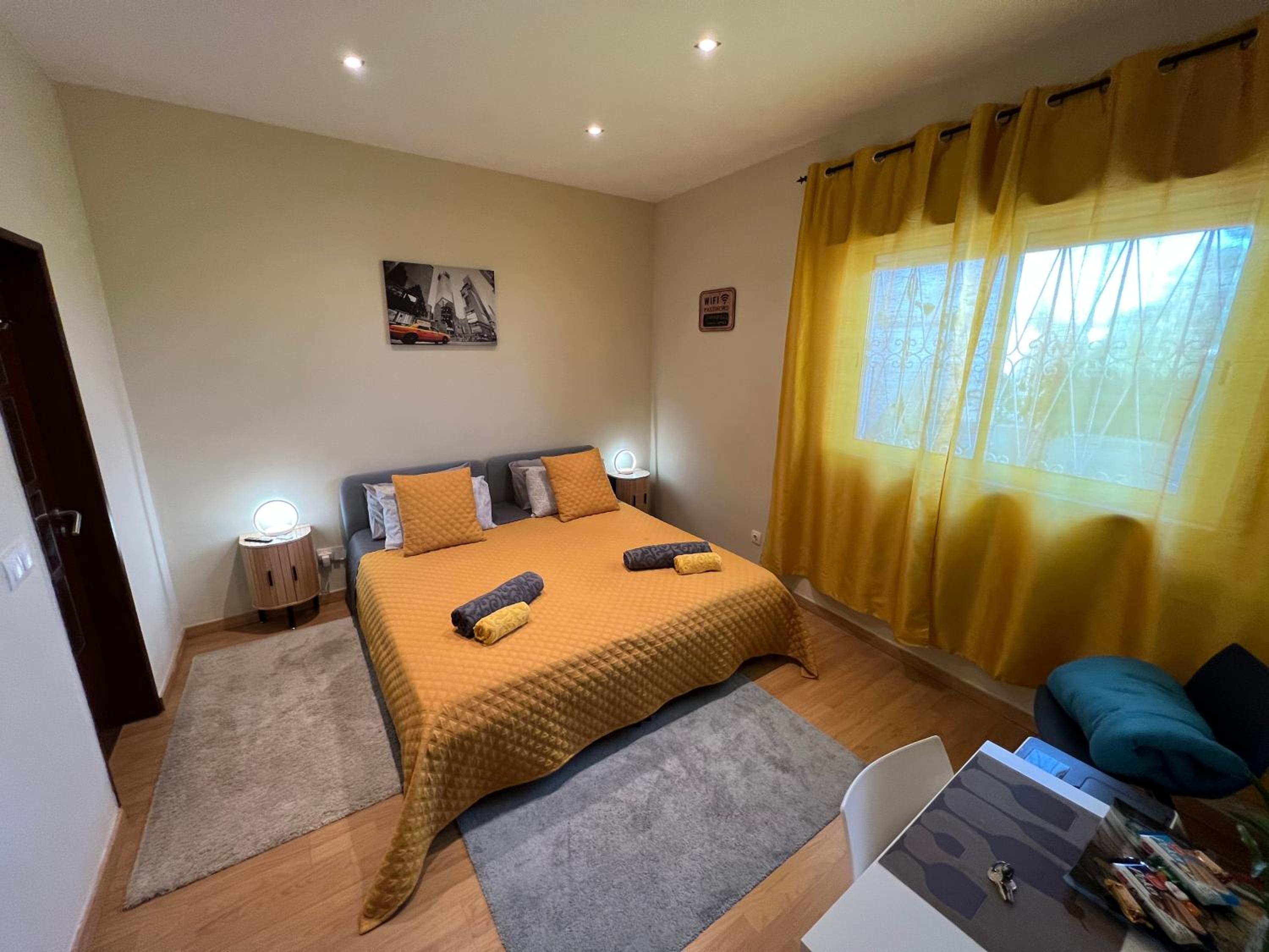 Double or Twin Room - Photo 11