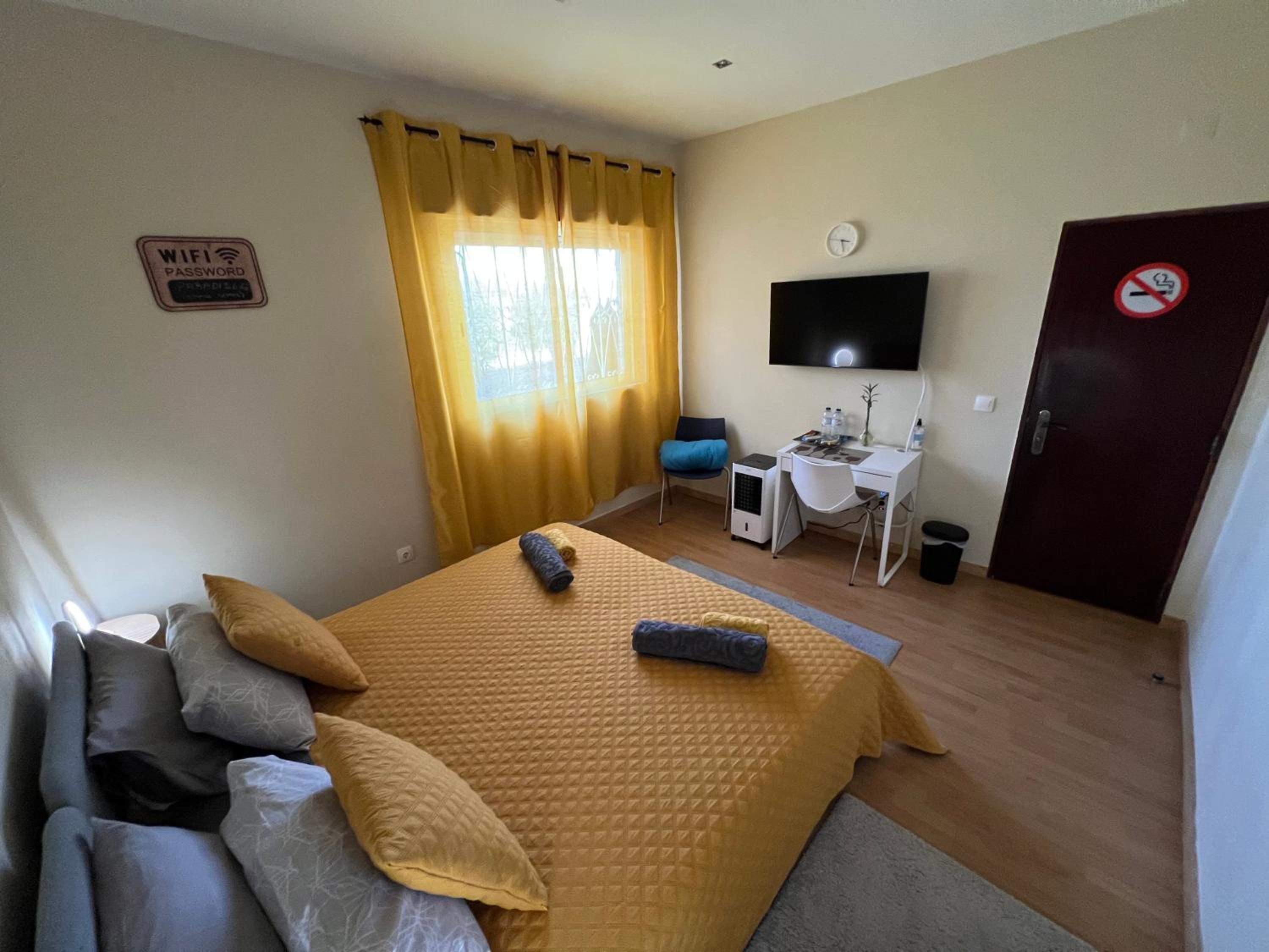 Double or Twin Room - Photo 10