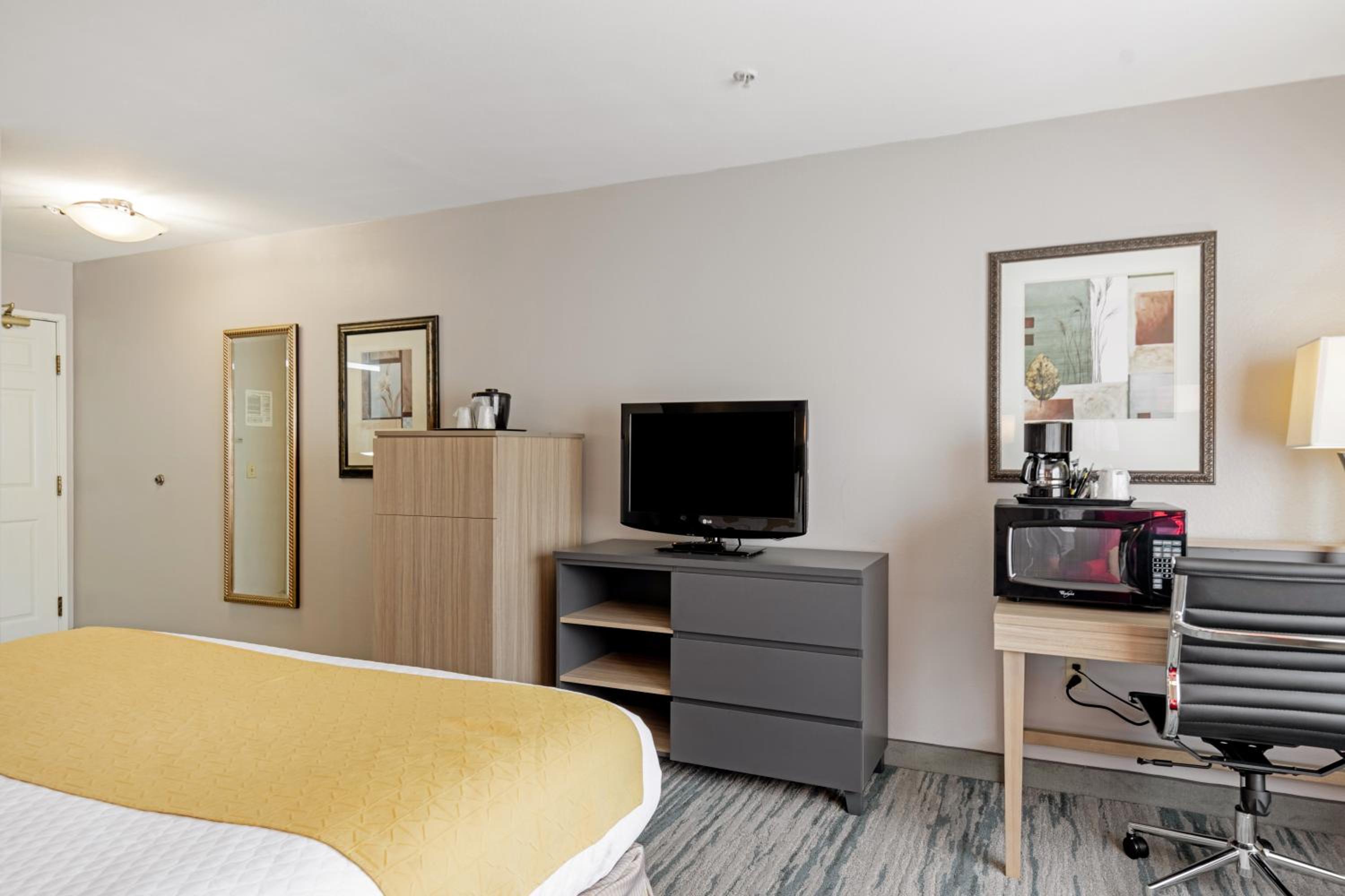 King Room - Non-Smoking photo 1