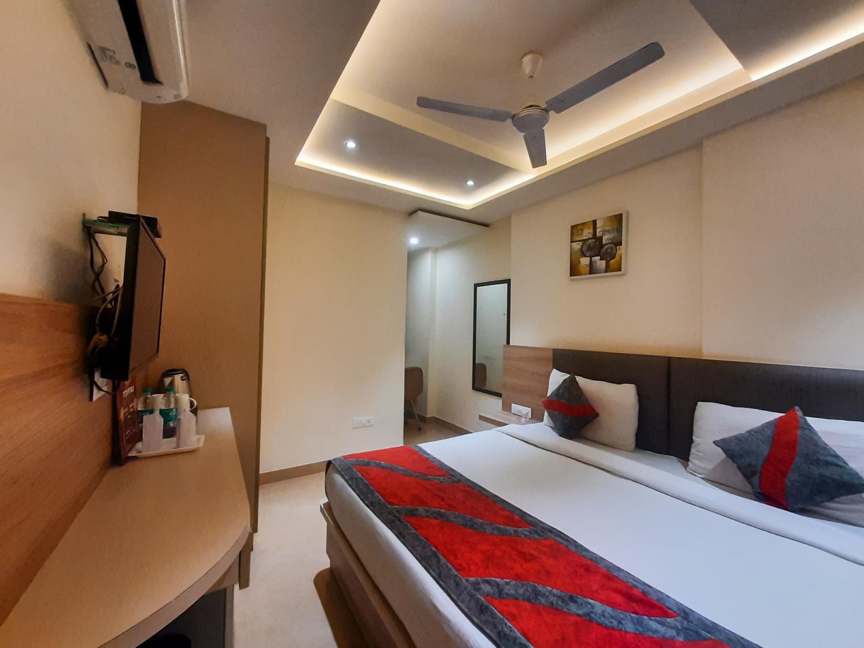 Deluxe Double Room - Photo 8