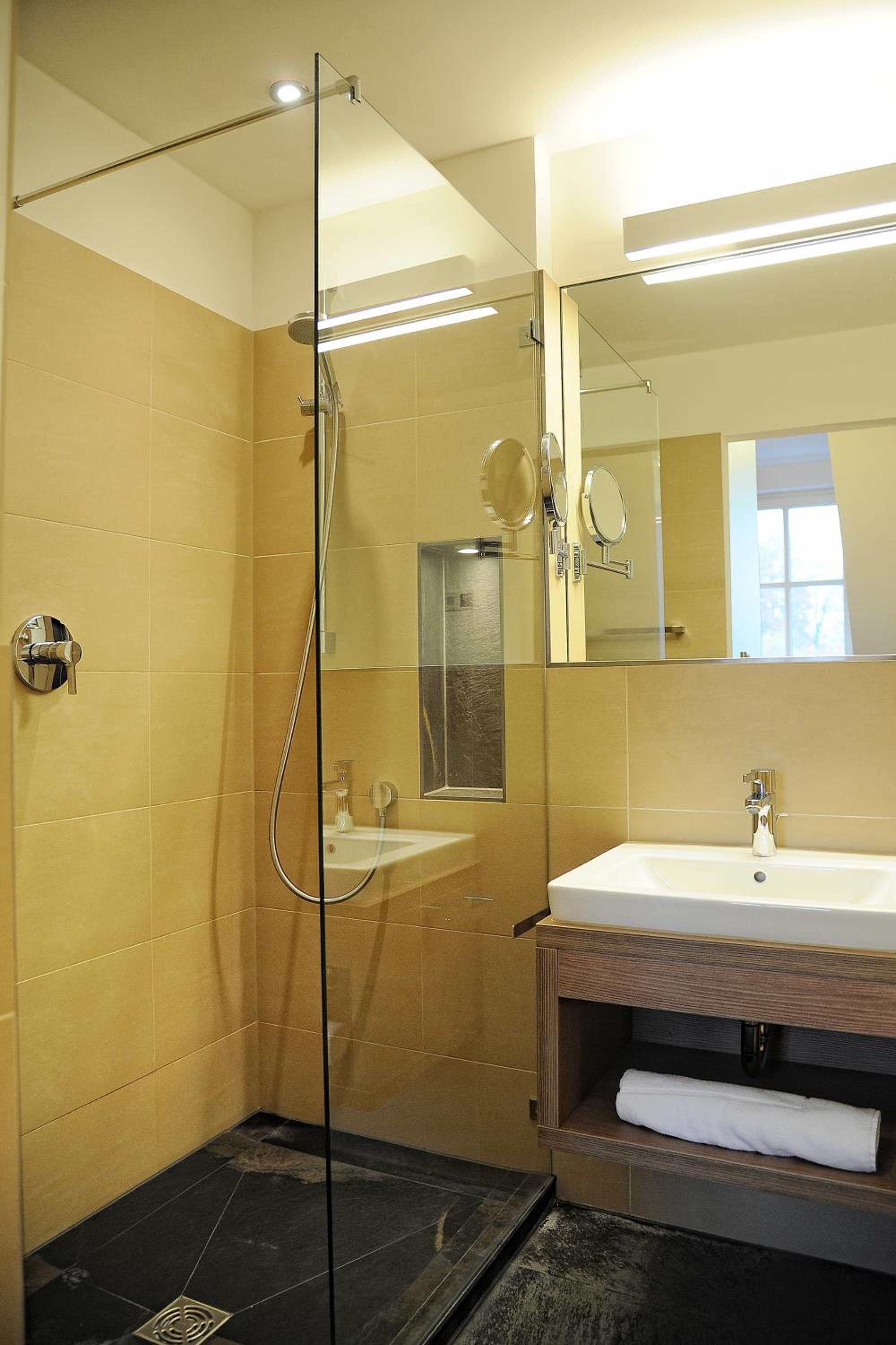 Bridal Suite - Photo 19