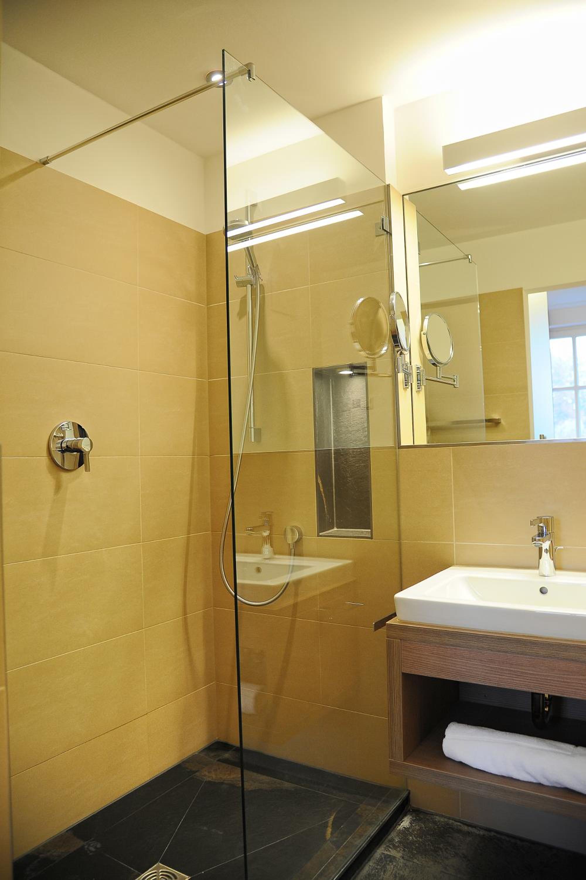 Bridal Suite - Photo 20