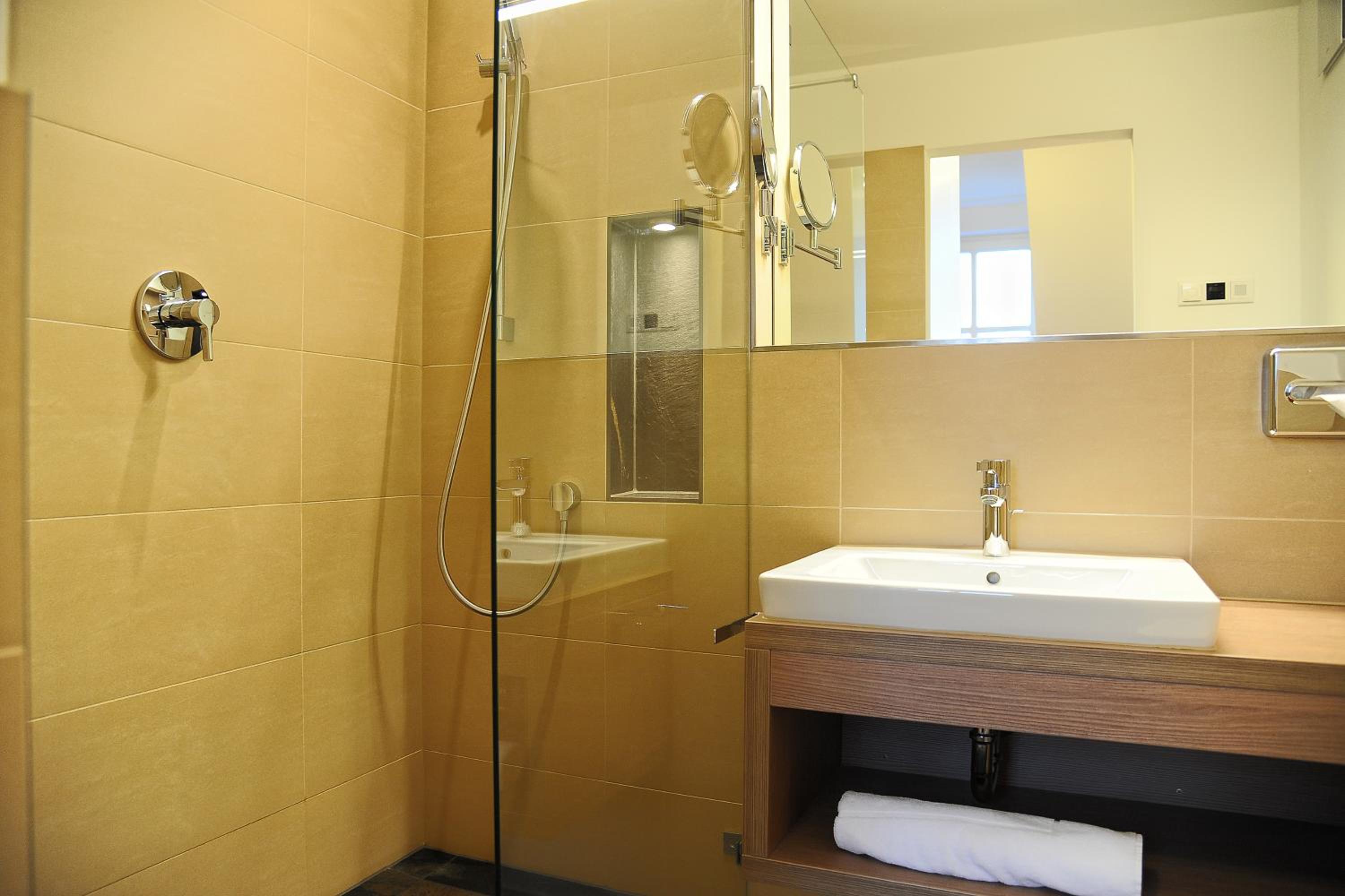 Bridal Suite - Photo 8