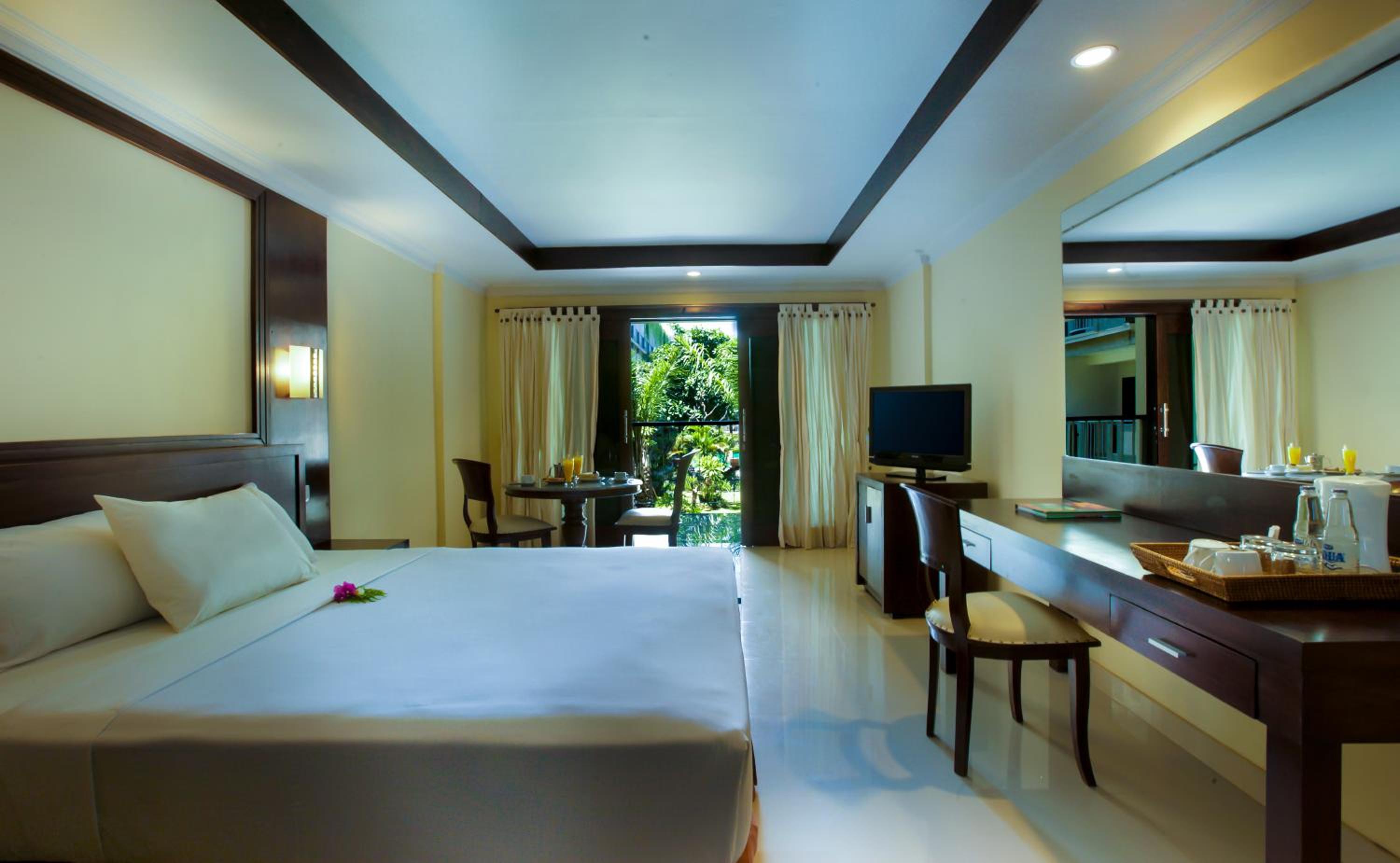 Deluxe Double or Twin Room with Pool Access - Photo 4