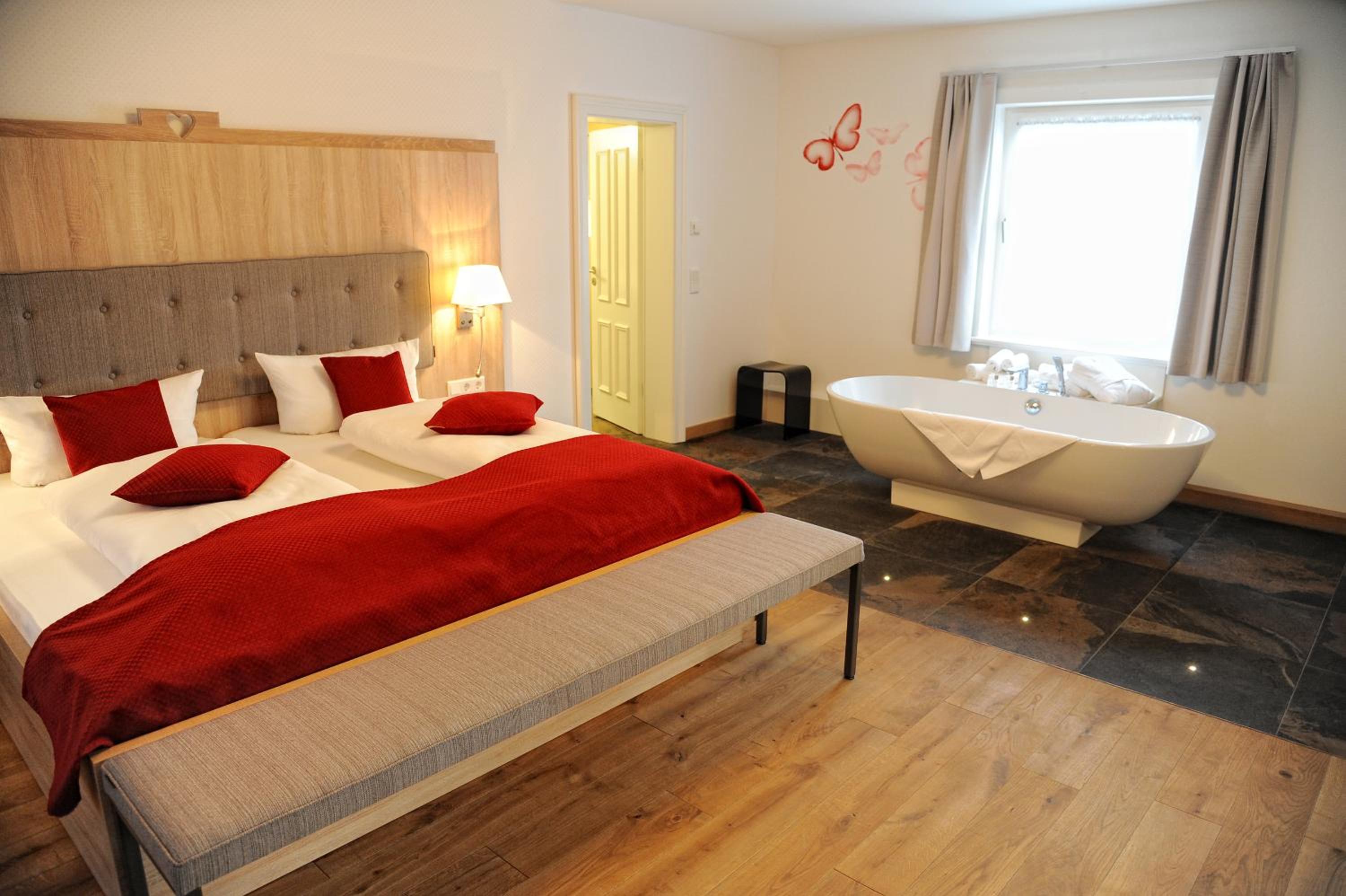Bridal Suite - Photo 9