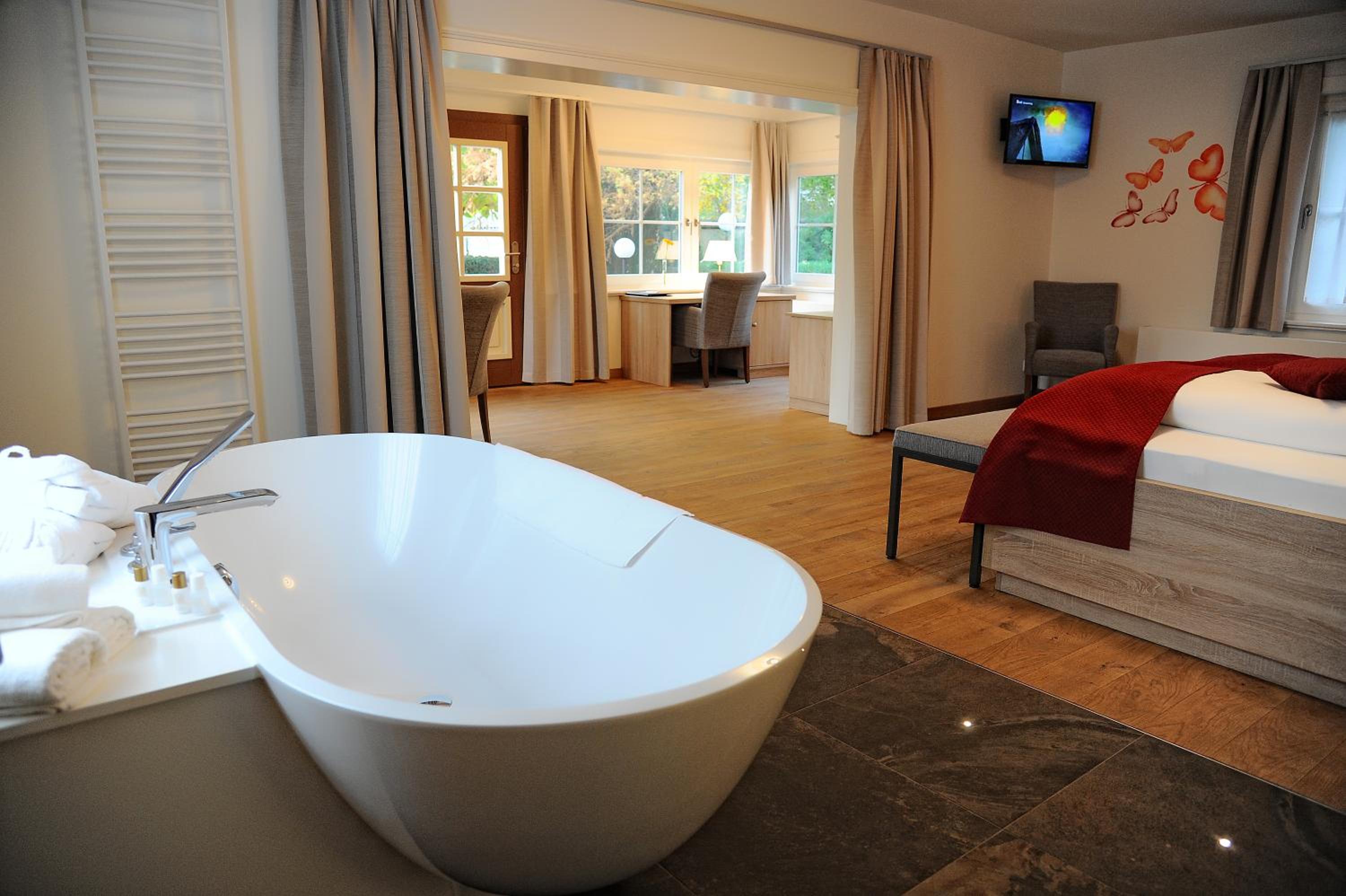 Bridal Suite - Photo 6