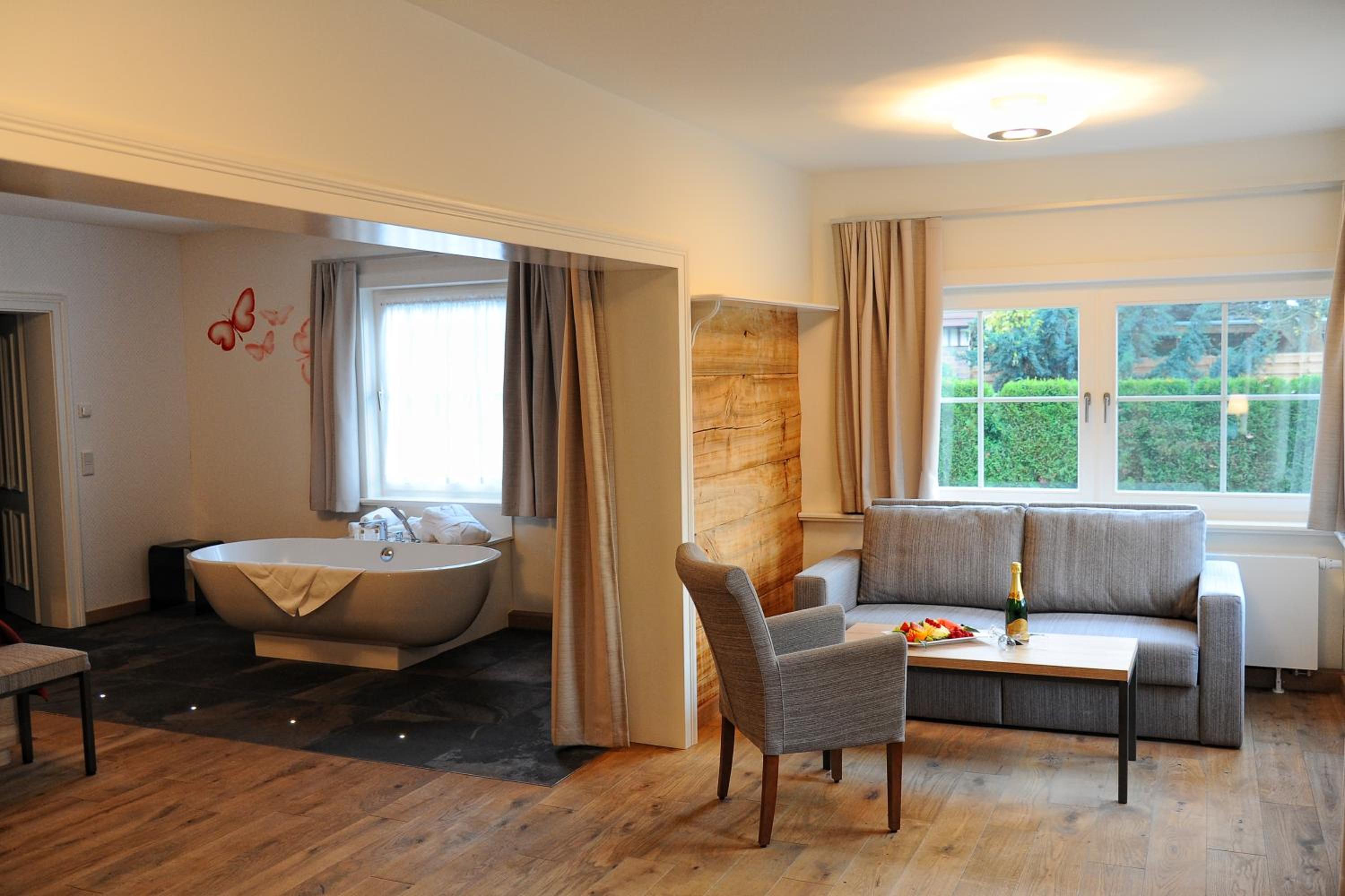 Bridal Suite - Photo 5